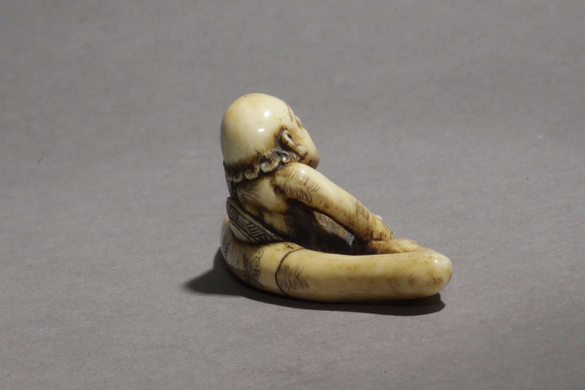 A 19th century Japanese netsuke from Edo period - Bild 5 aus 10