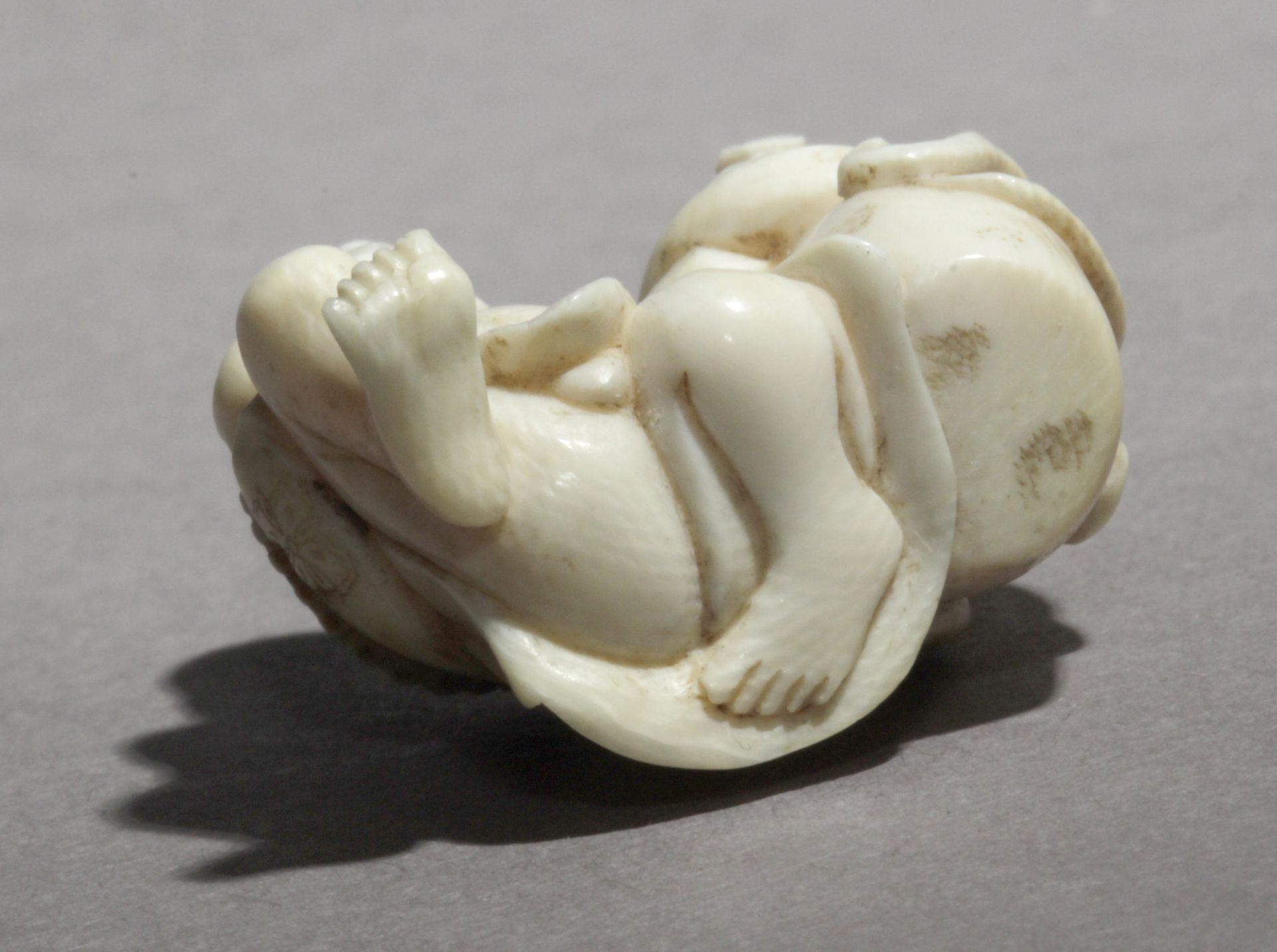 A mid 19th century Japanese netsuke from Edo period - Bild 6 aus 7