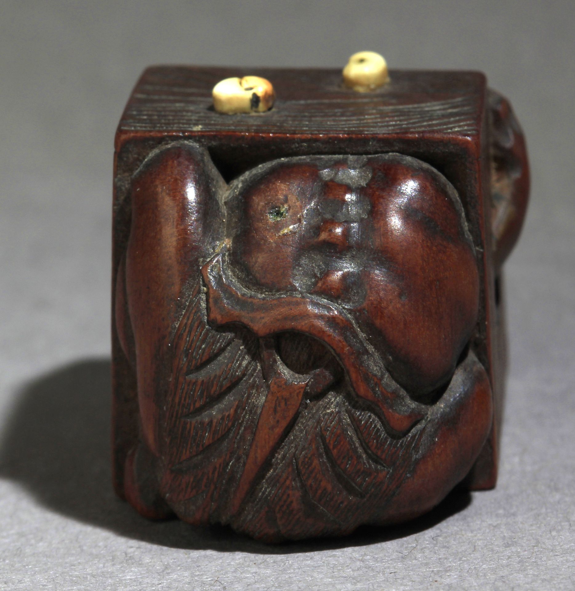 A 19th century Japanese netsuke from Meiji period - Bild 2 aus 13