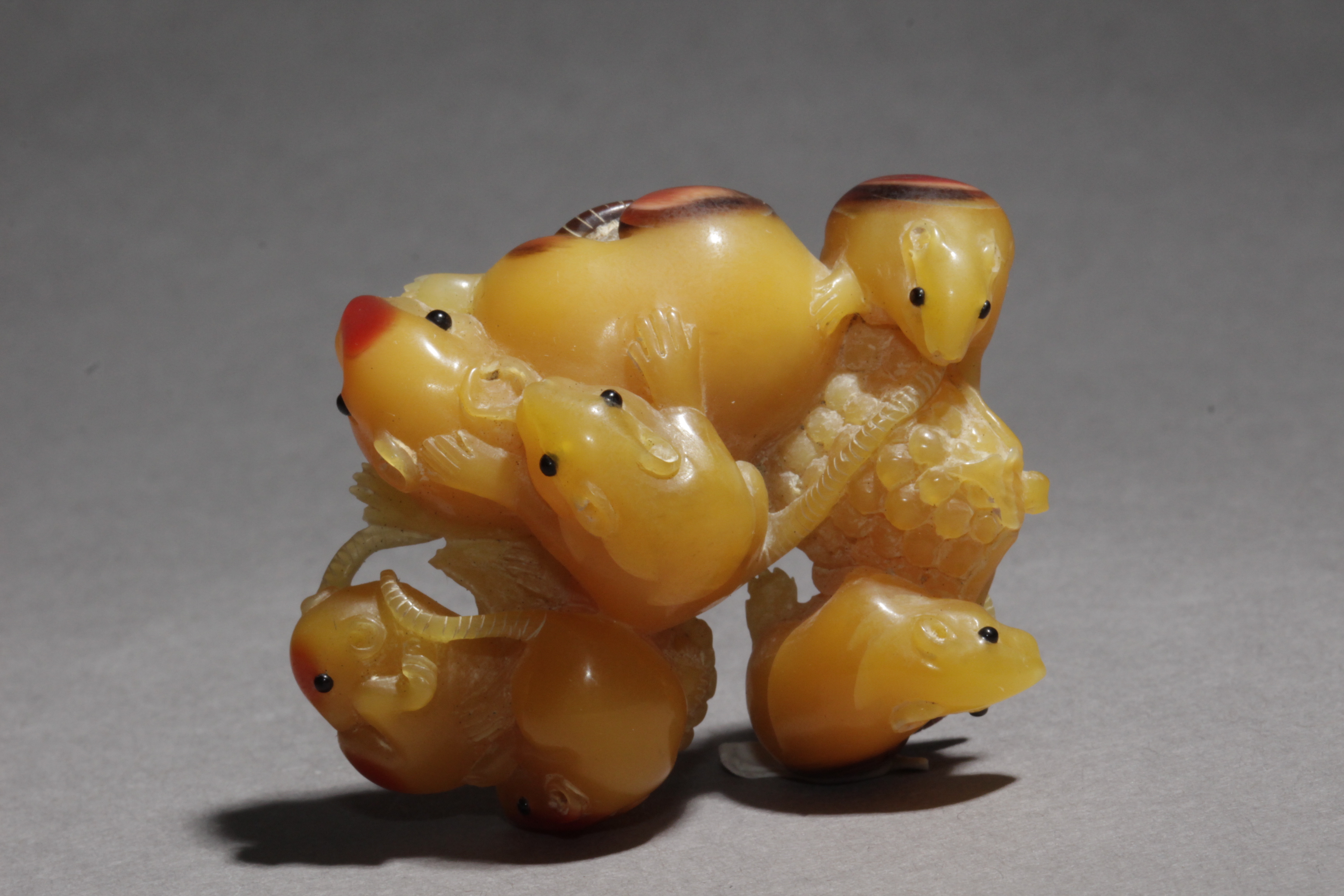An early 20 th century Japanese netsuke from Meiji period - Image 4 of 6
