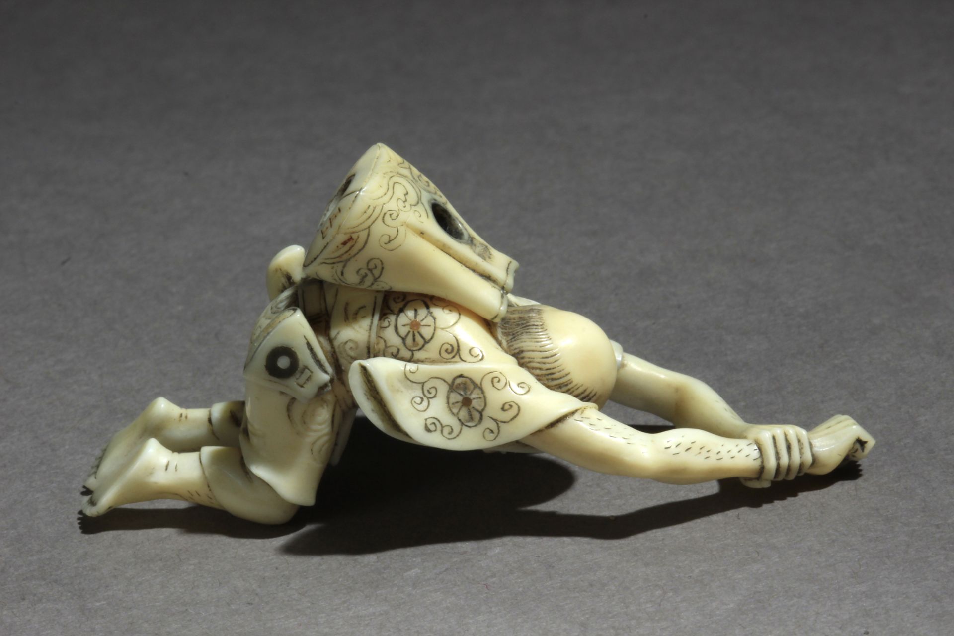 An early 19th century Japanese netsuke from Edo period - Bild 9 aus 9