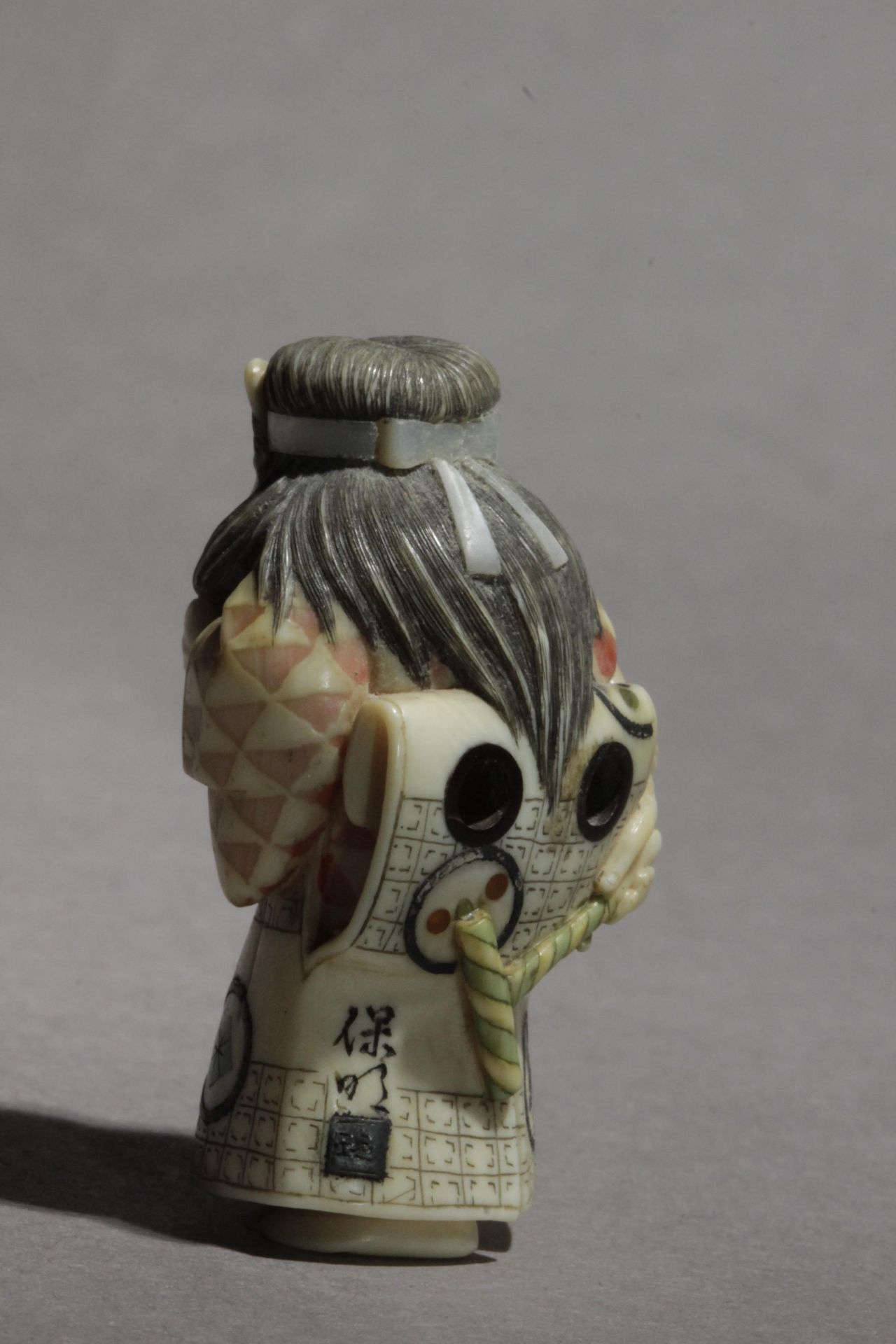 A Japanese mosaic-netsuke from Meiji period circa 1900 - Image 3 of 8