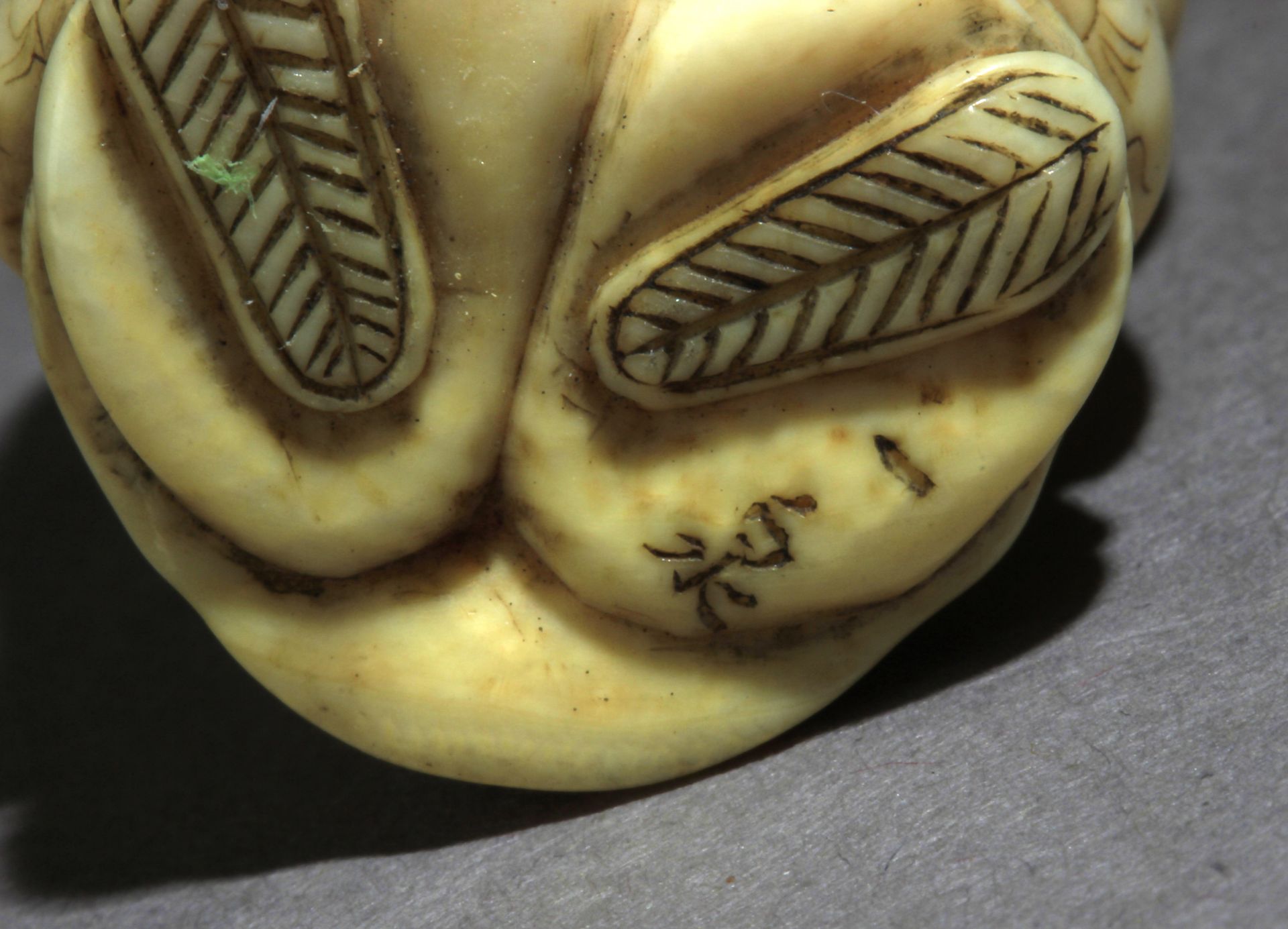 A late 19th century Japanese netsuke from Meiji period - Bild 8 aus 8