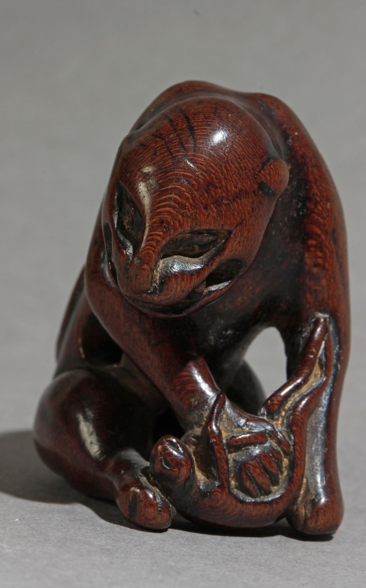 An early 19th century Japanese netsuke from Edo period - Bild 2 aus 7