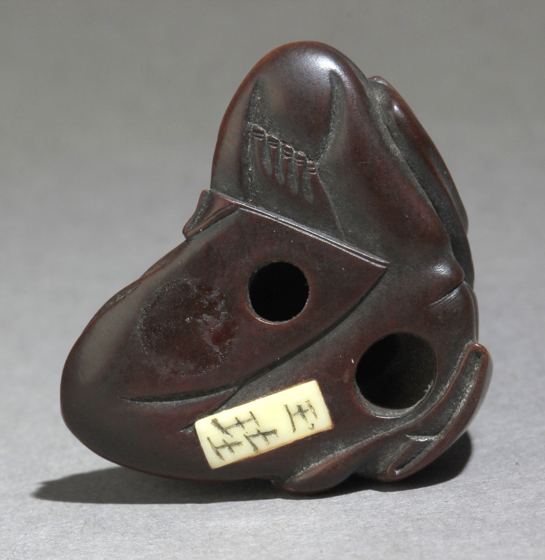 A Japanese netsuke circa 1780-1800 from Edo period - Bild 6 aus 7