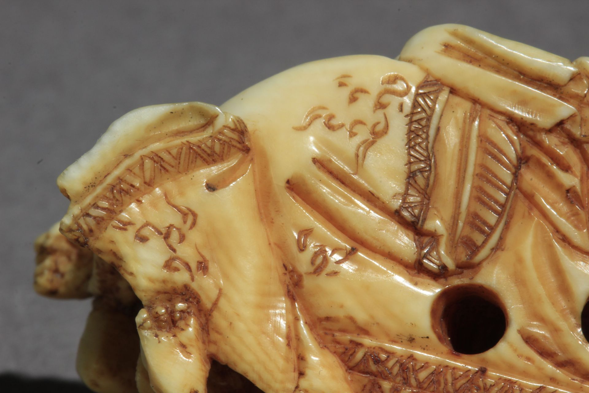 A mid 19th century Japanese netsuke from Edo period - Bild 8 aus 9