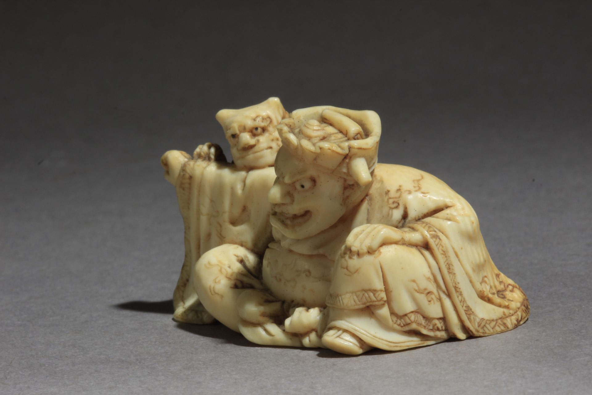 A mid 19th century Japanese netsuke from Edo period - Bild 2 aus 9