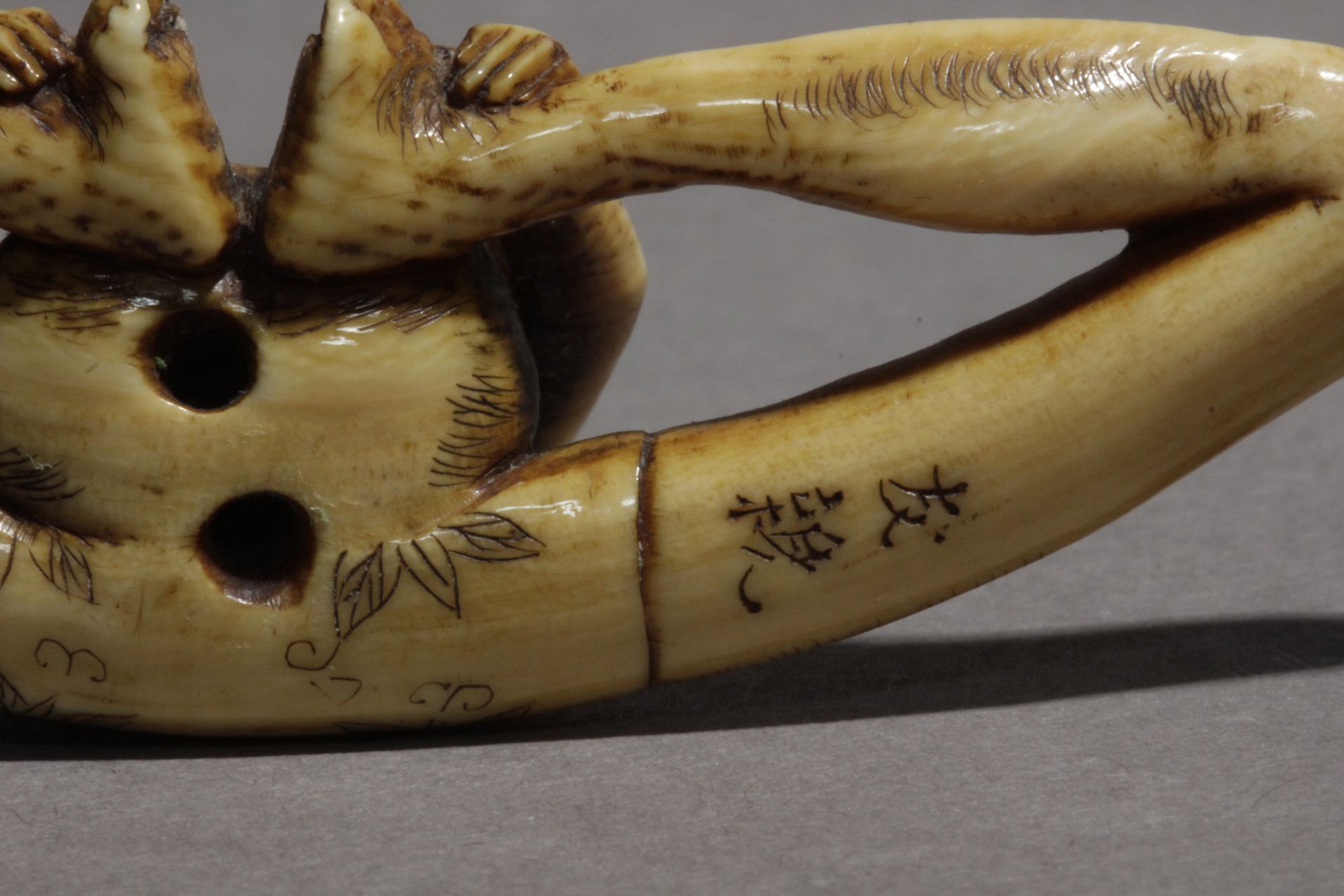 A 19th century Japanese netsuke from Edo period - Bild 8 aus 10