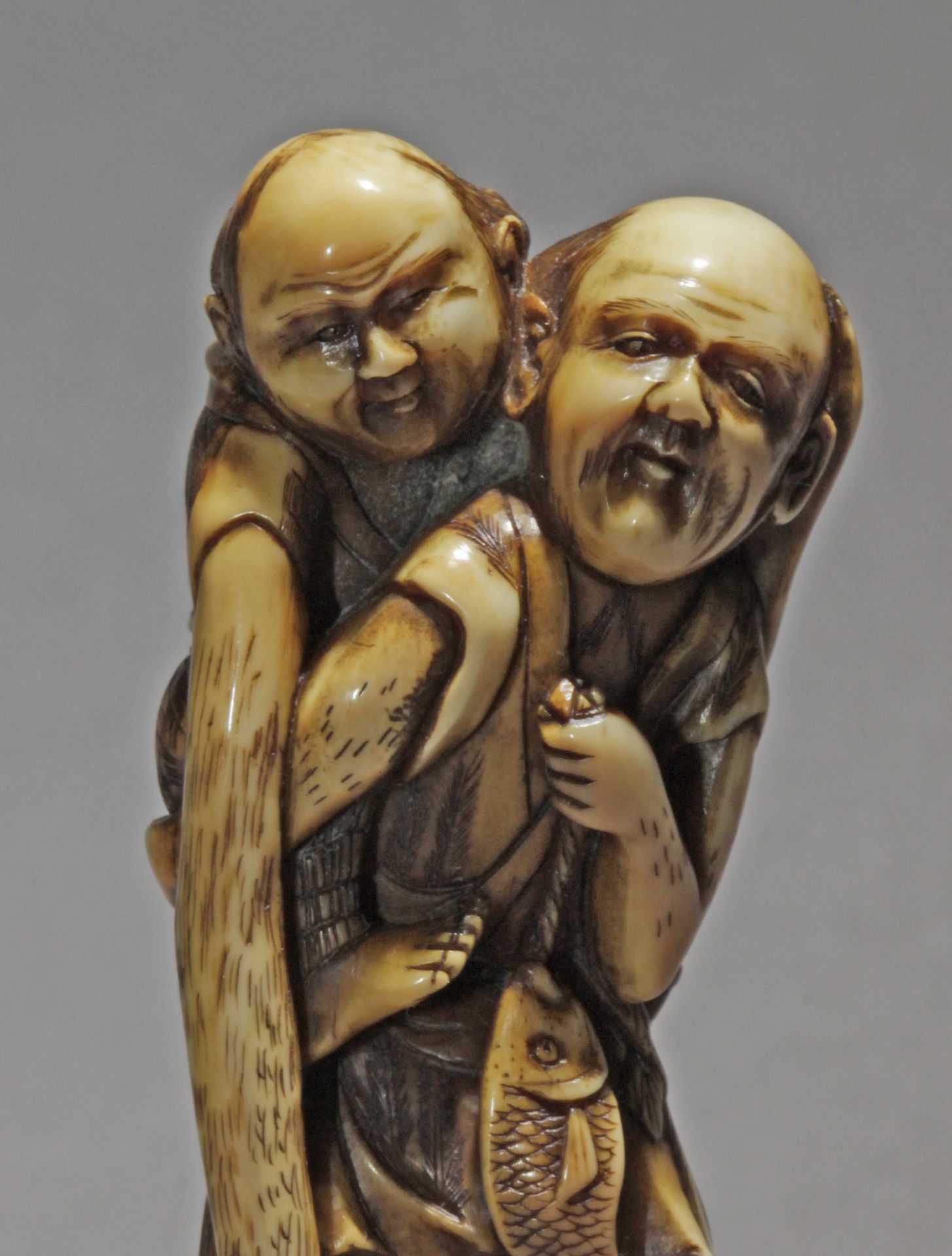 A mid 19th century Japanese netsuke from Edo period - Image 7 of 8