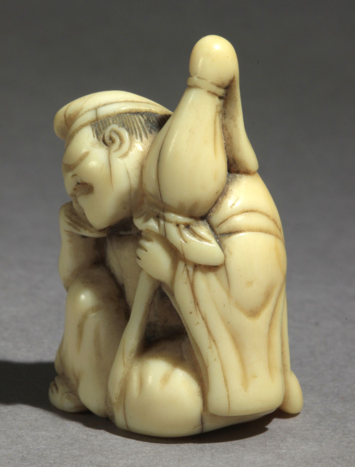 A 19th century Japanese netsuke from Edo period - Bild 6 aus 7