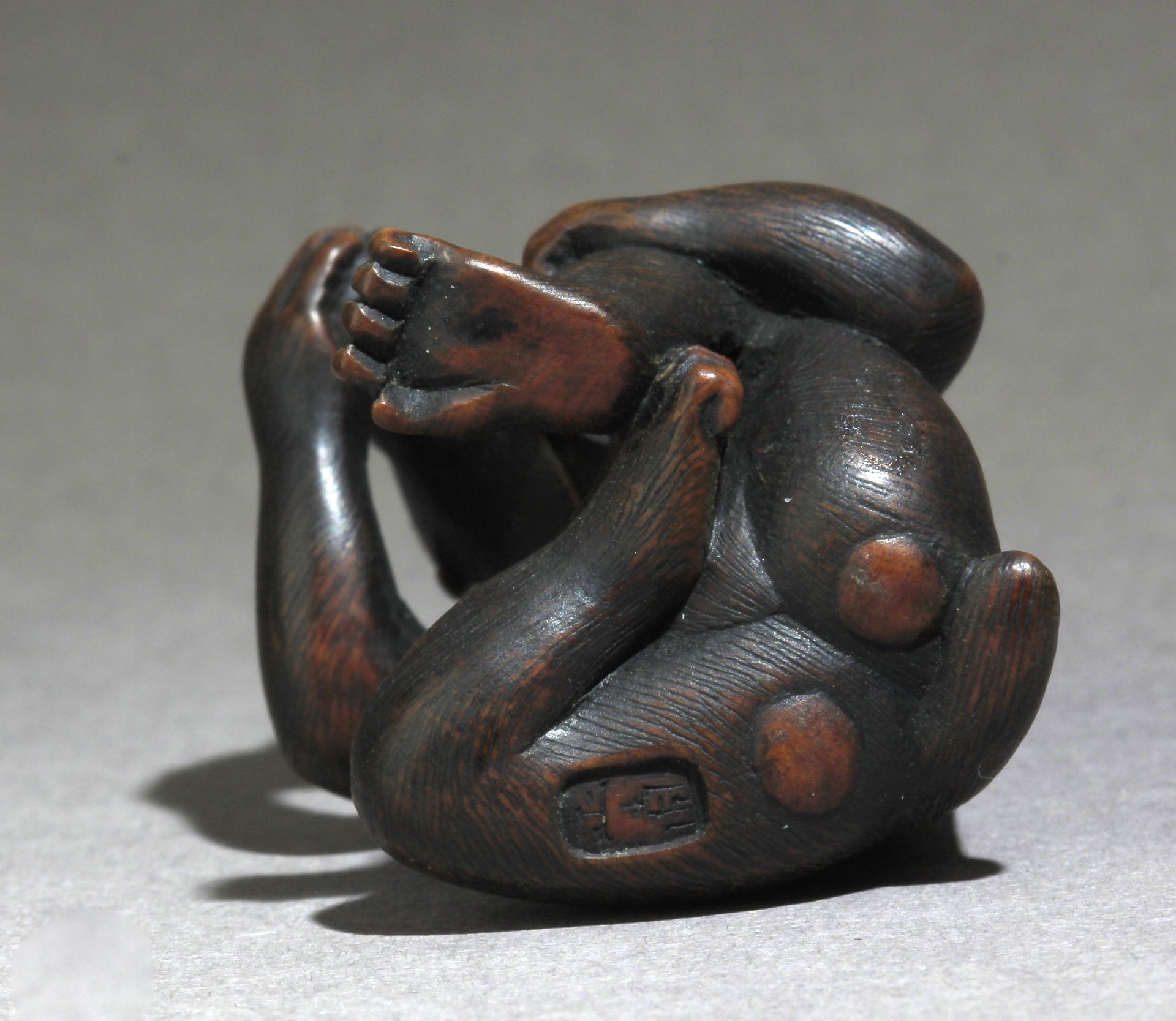 A Japanese netsuke circa 1848-1922 from Meiji period - Bild 6 aus 6