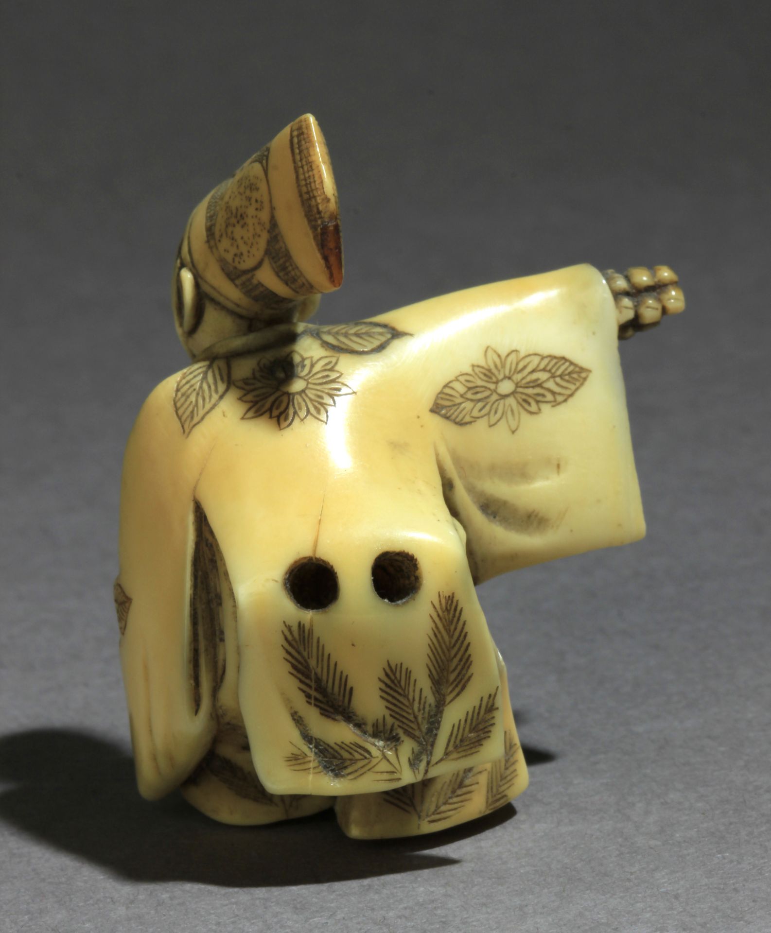 A 19th century Japanese netsuke from Meiji period - Bild 6 aus 8