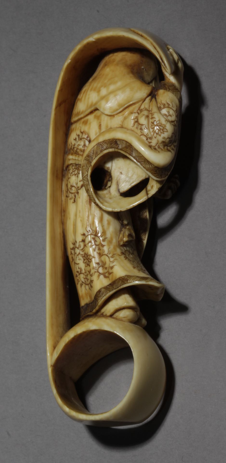 A mid 19th century Japanese netsuke from late Edo period - Image 6 of 7