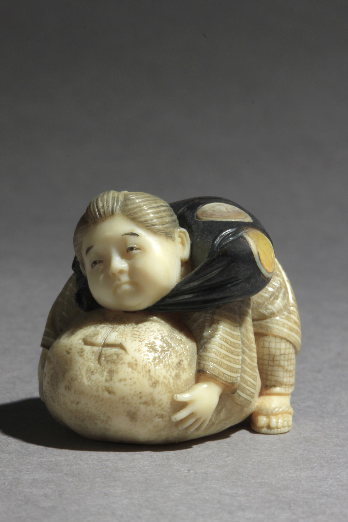 A Japanese netsuke circa 1900 from Meiji period