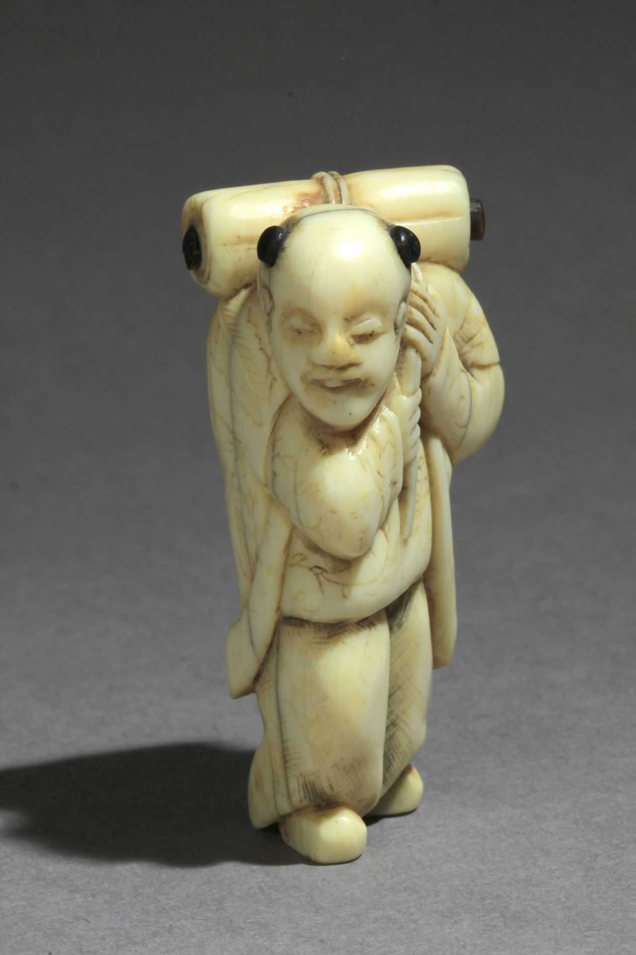 An 18th century Japanese netsuke from Edo period - Image 6 of 7