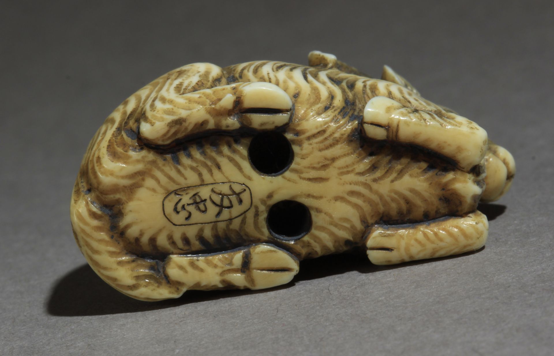 A 19th century Japanese netsuke from Meiji period - Bild 6 aus 7