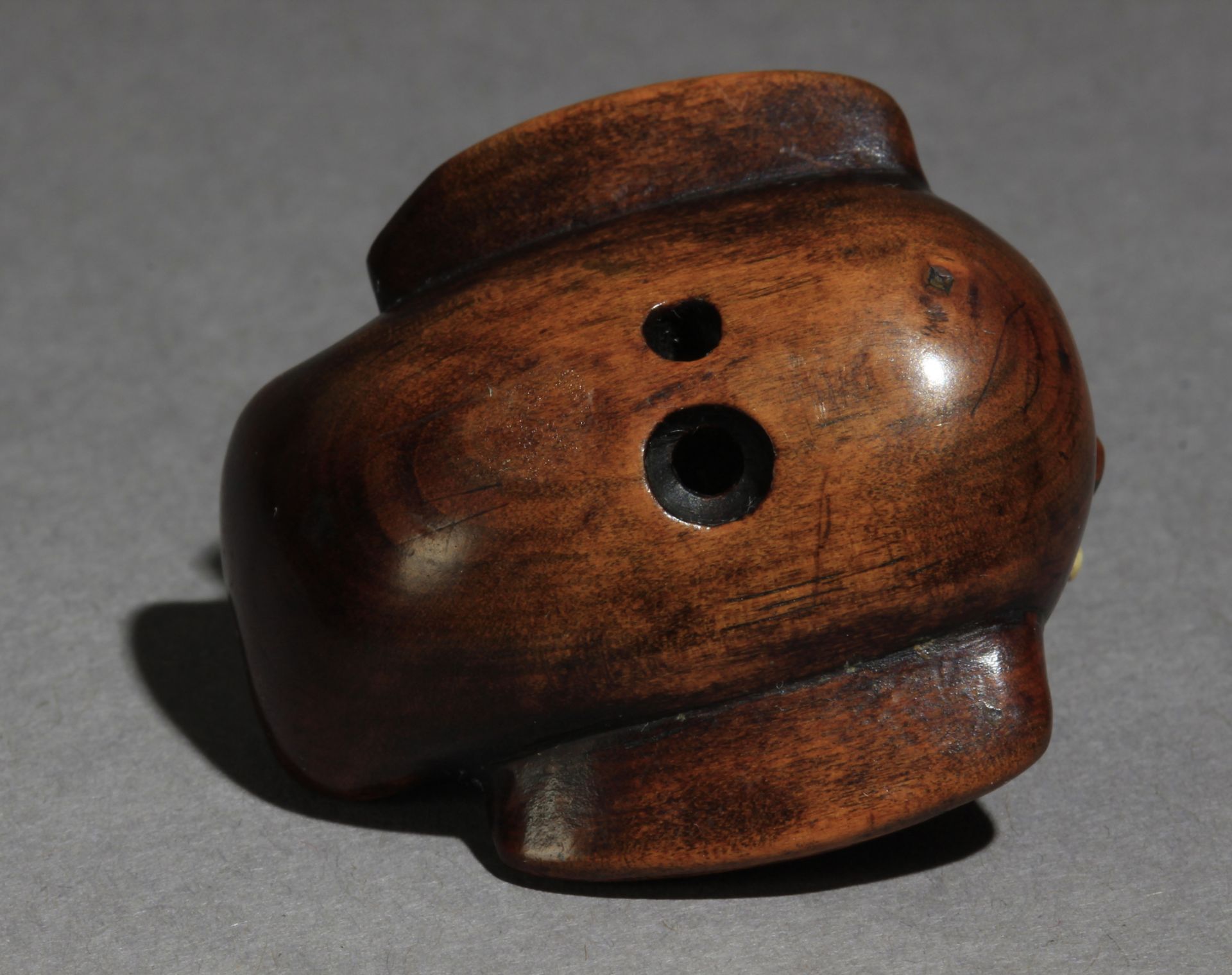 An early 19th century Japanese netsuke from Meiji period - Image 8 of 8