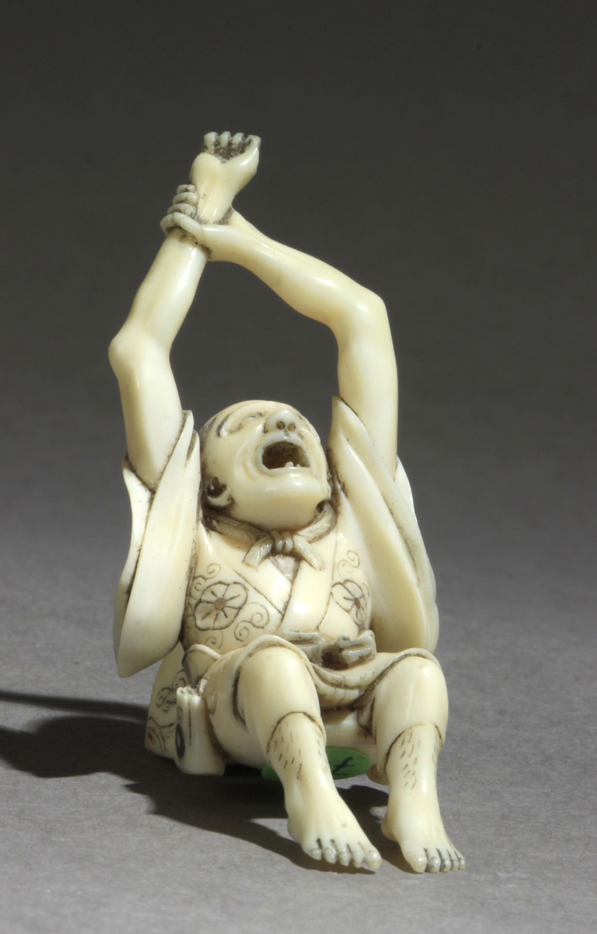 An early 19th century Japanese netsuke from Edo period - Bild 3 aus 9