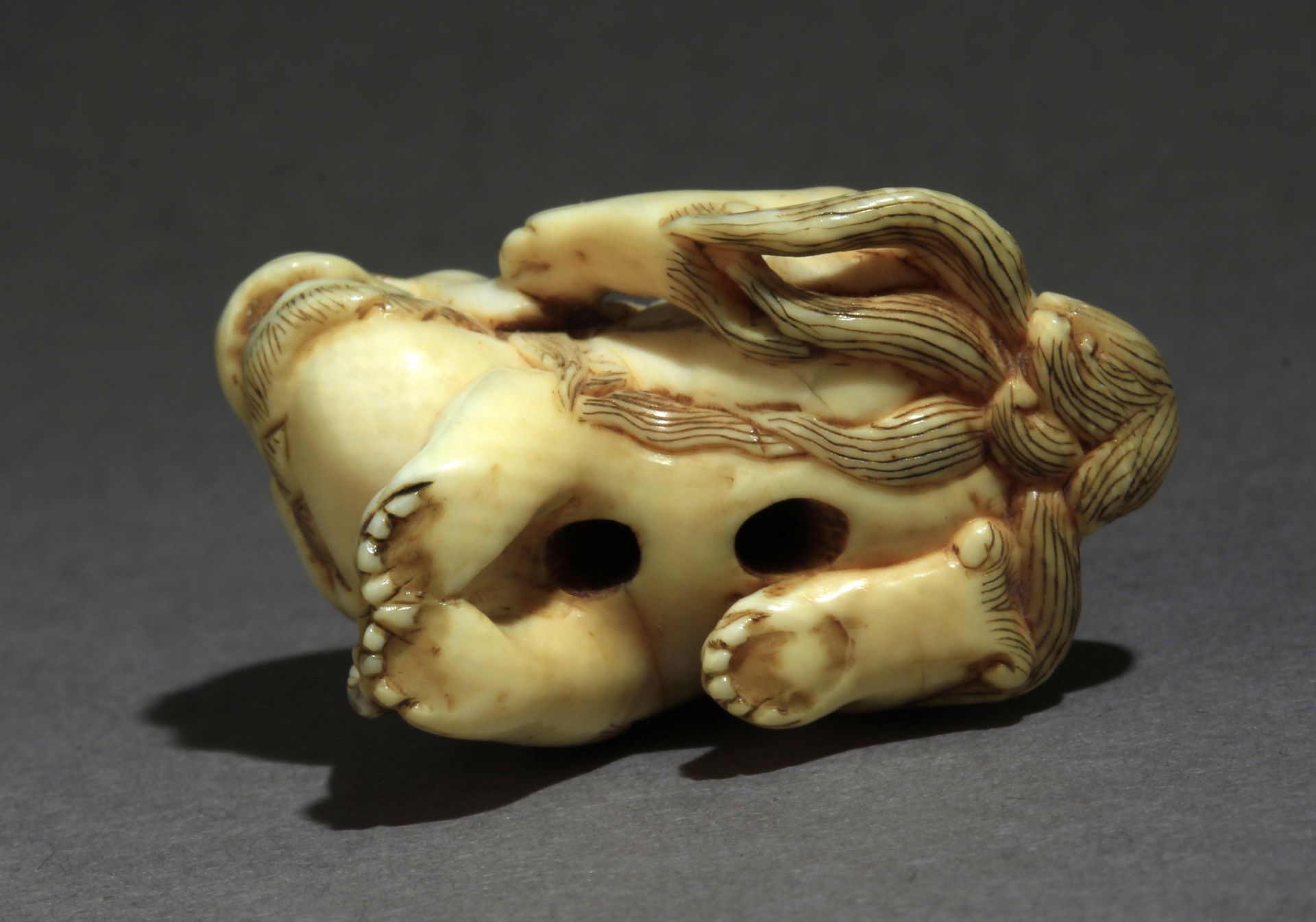 An early 19th century Japanese netsuke from Edo period - Bild 8 aus 8