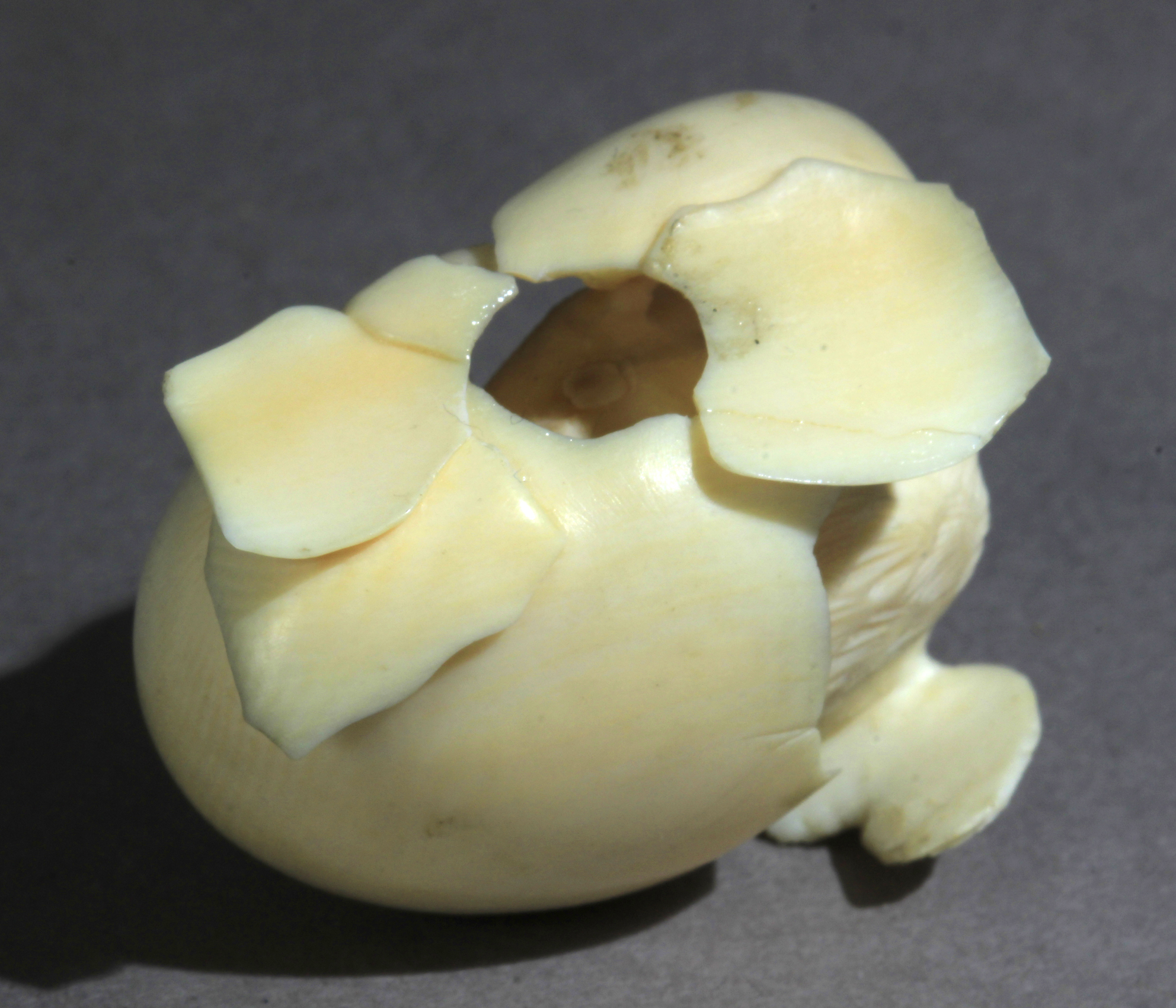 A late 19th century Japanese netsuke from Meiji period - Image 7 of 7