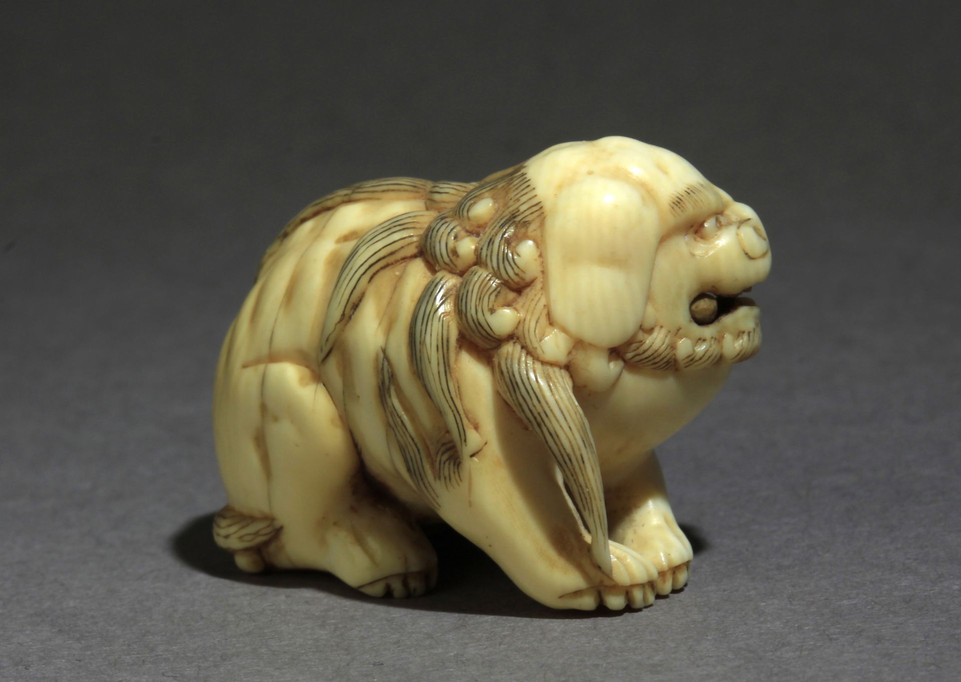 An early 19th century Japanese netsuke from Edo period - Bild 5 aus 8