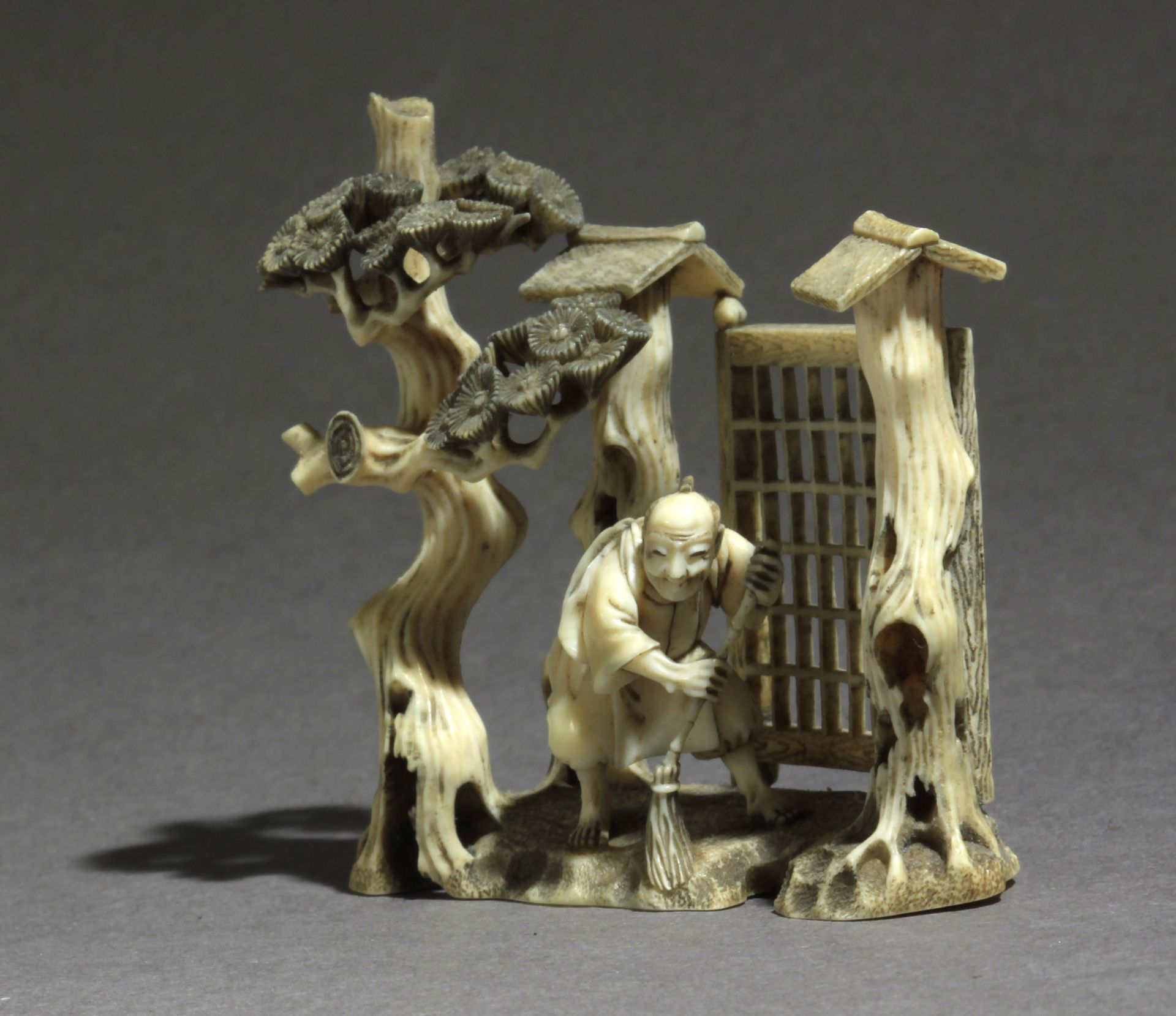 A Japanese netsuke-okimono from Meiji period circa 1870-1890 - Image 2 of 7