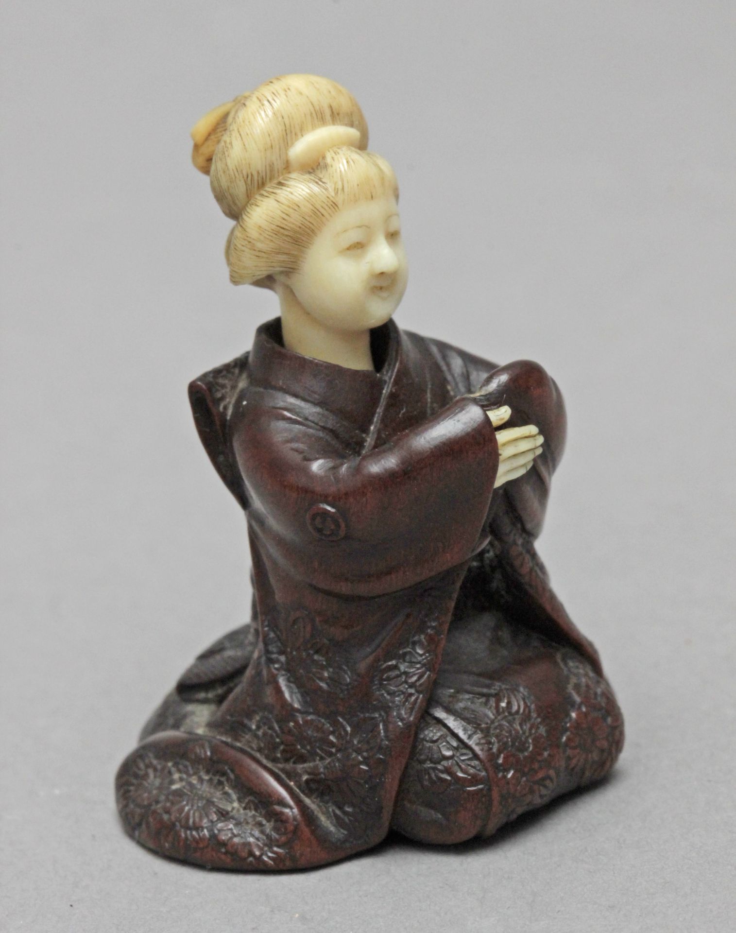 A late 19th century Japanese netsuke from Meiji period - Bild 5 aus 7