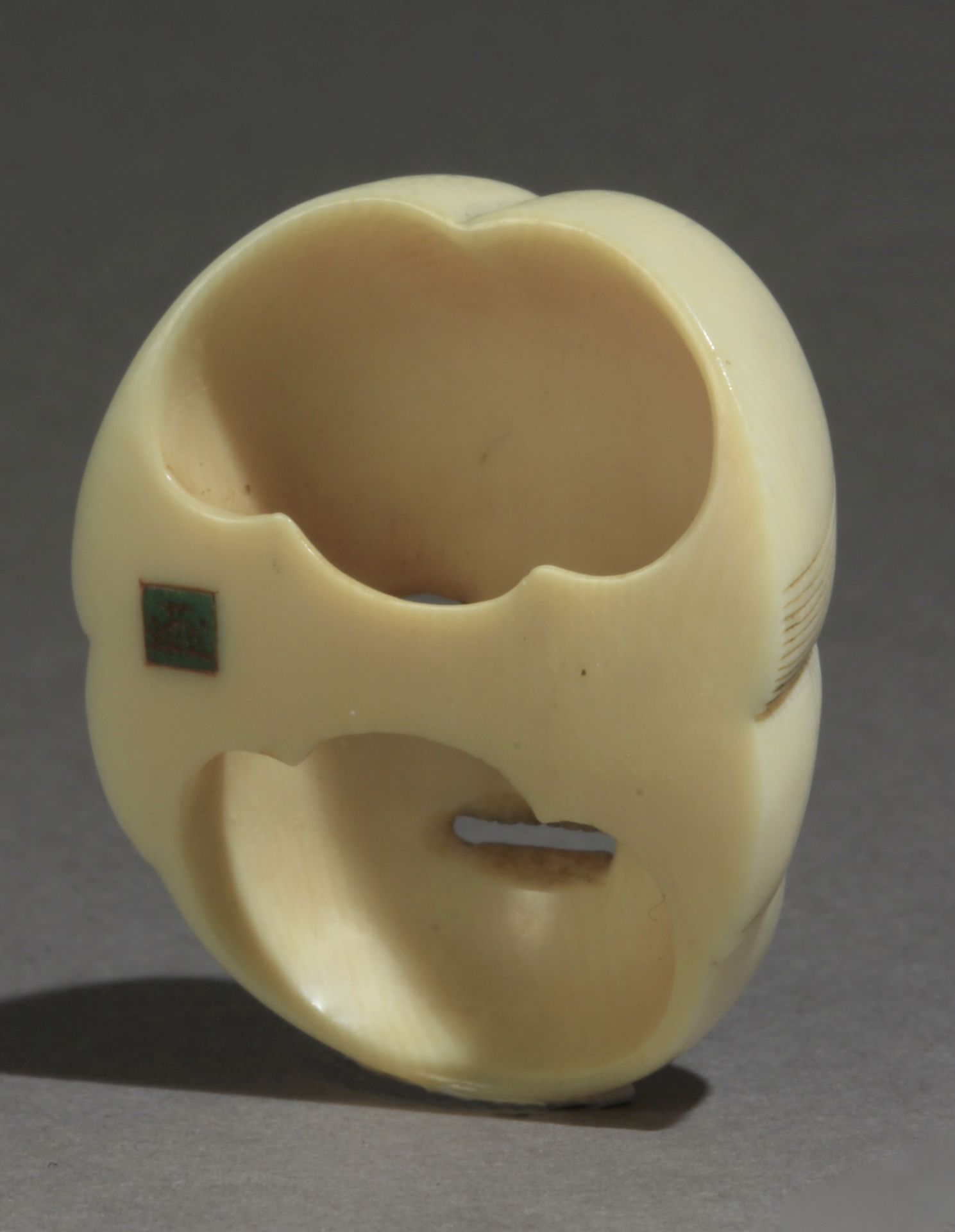 A late 19th century Japanese netsuke from Meiji period - Bild 5 aus 8