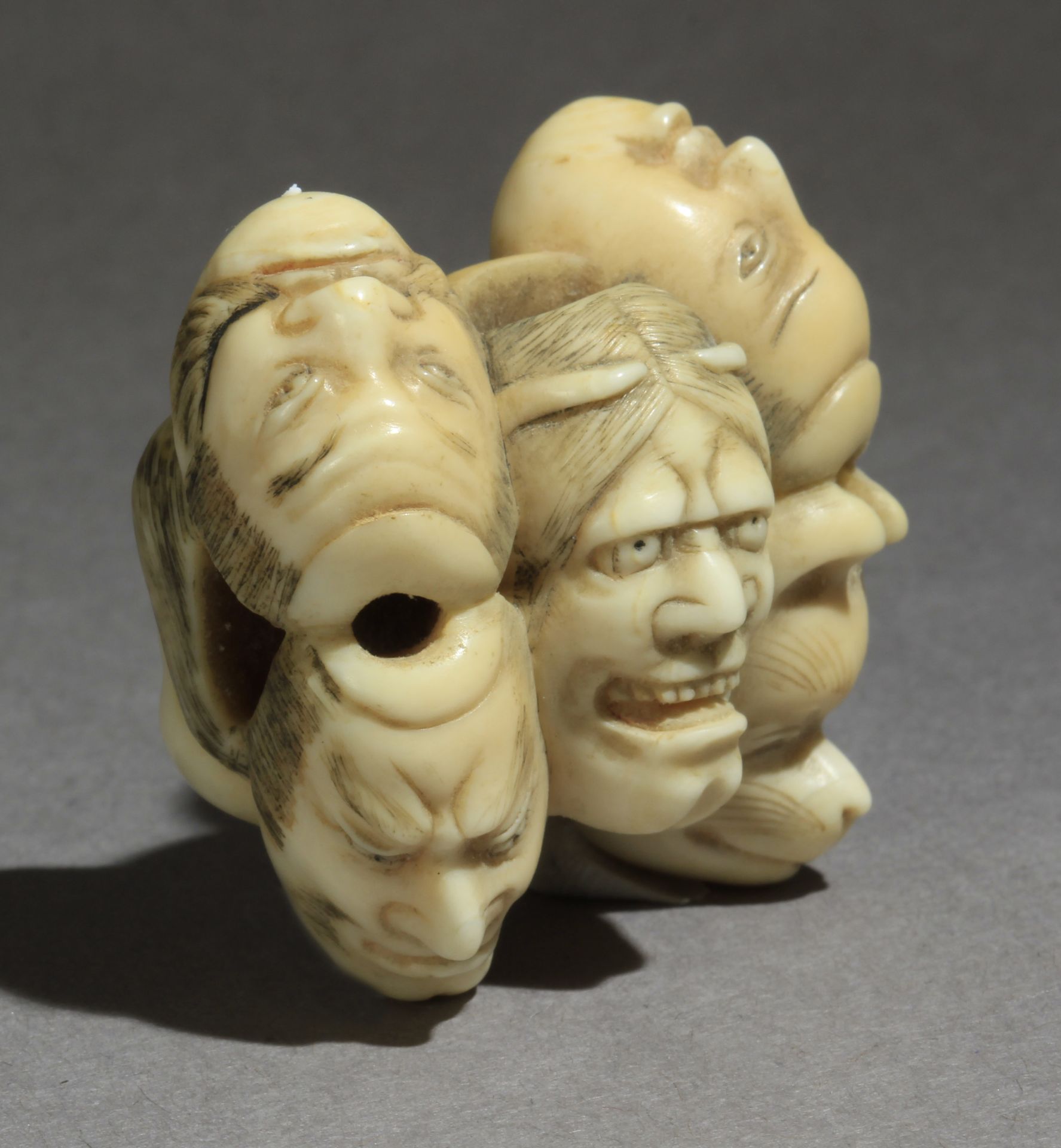 A Japanese netsuke circa 1900 from Meiji period - Bild 3 aus 8