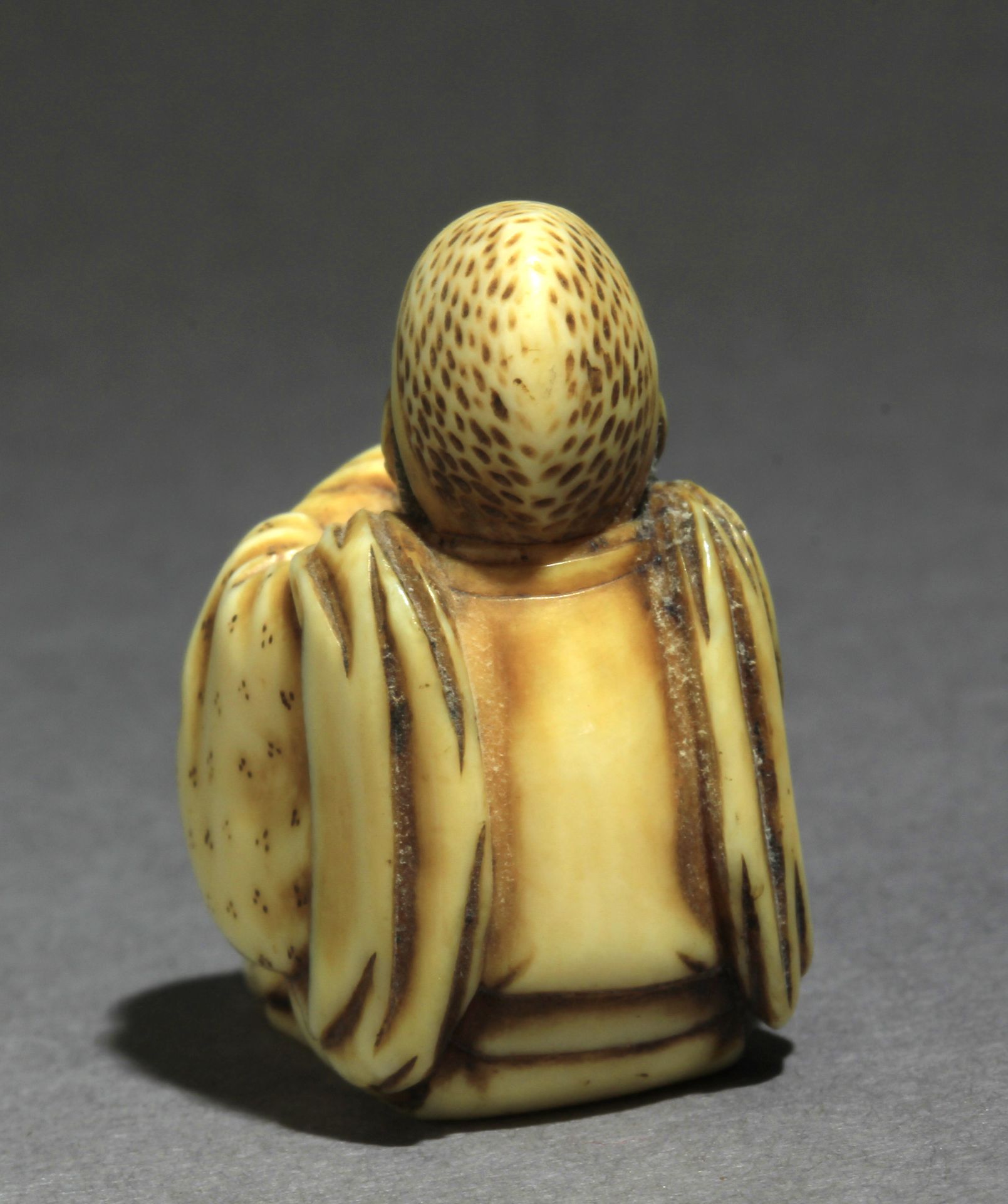 A mid 19th century Japanese netsuke from Edo period - Bild 6 aus 10