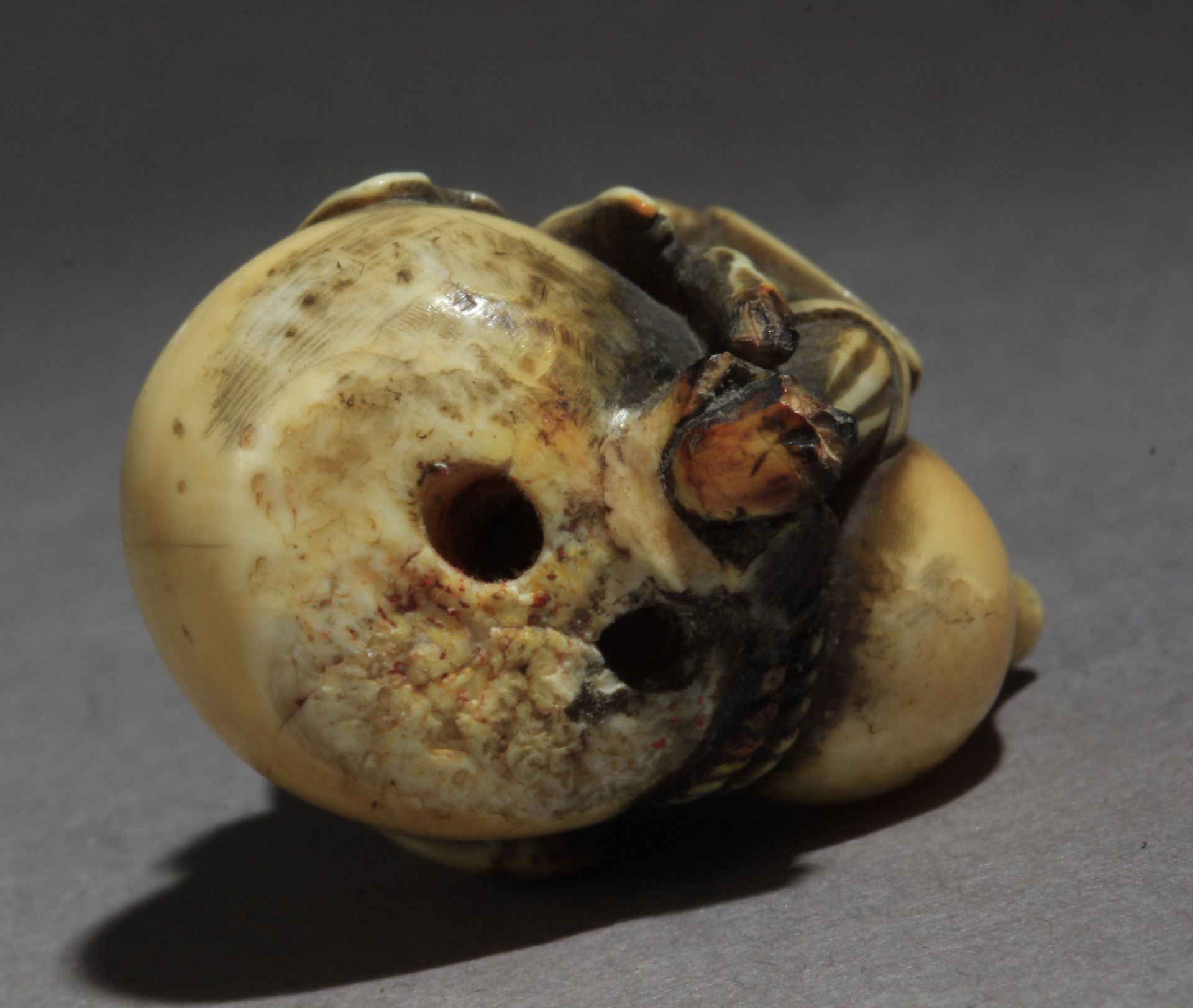 A mid 19th century Japanese netsuke from Edo period - Image 7 of 7