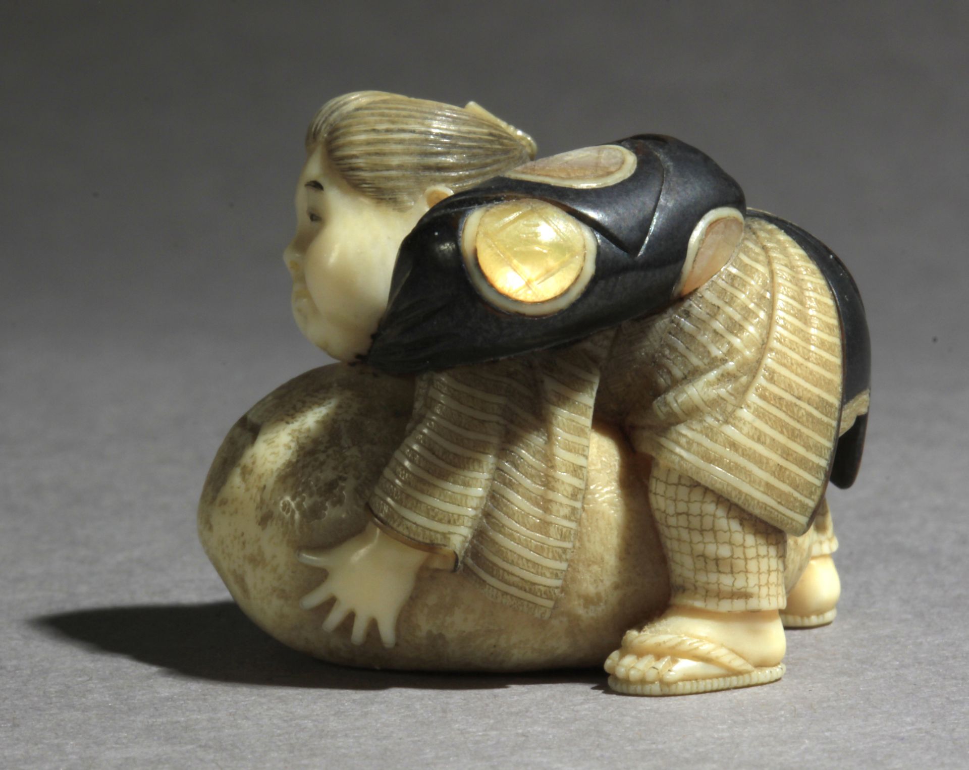 A Japanese netsuke circa 1900 from Meiji period - Bild 3 aus 7