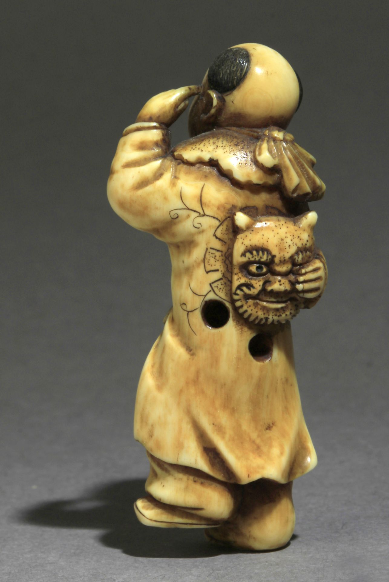 A 19th century Japanese netsuke from Edo period - Bild 3 aus 6