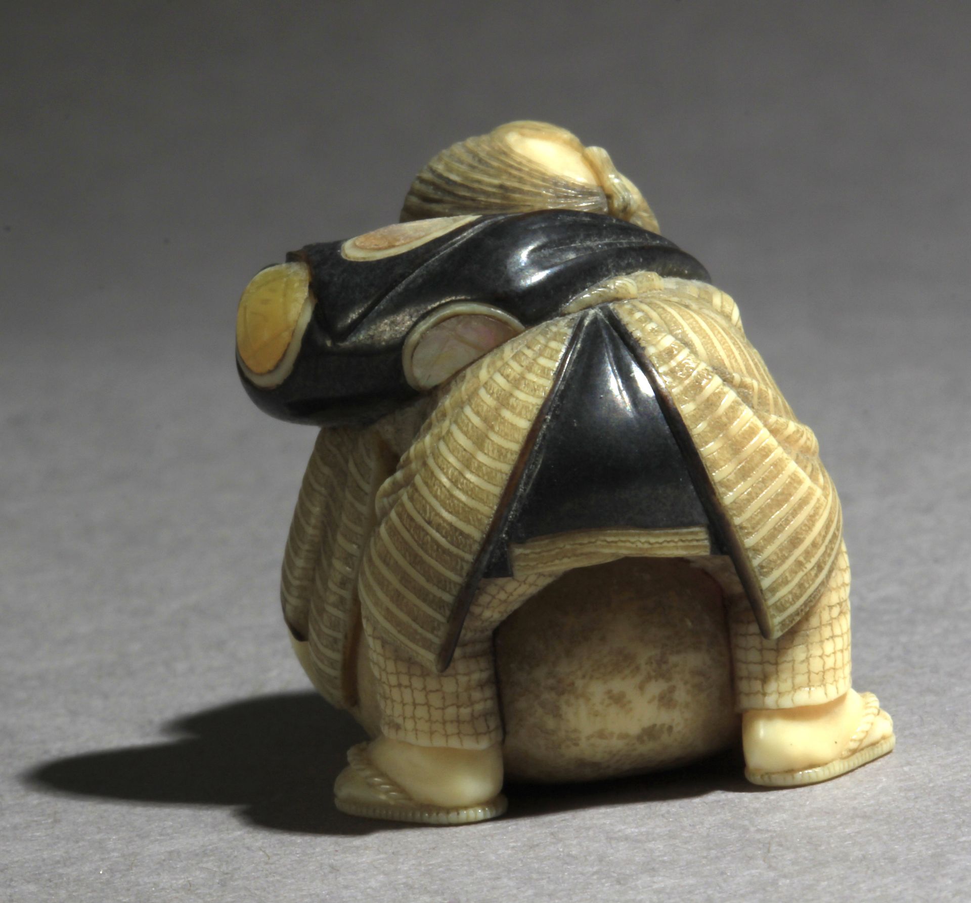 A Japanese netsuke circa 1900 from Meiji period - Bild 4 aus 7