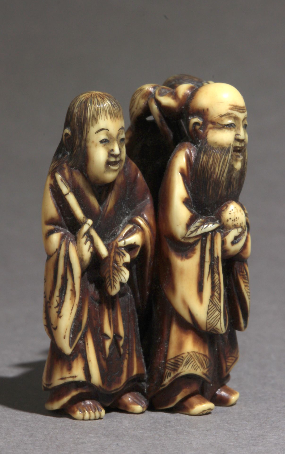 A mid 19th century Japanese netsuke from Edo-Meiji period - Image 7 of 9