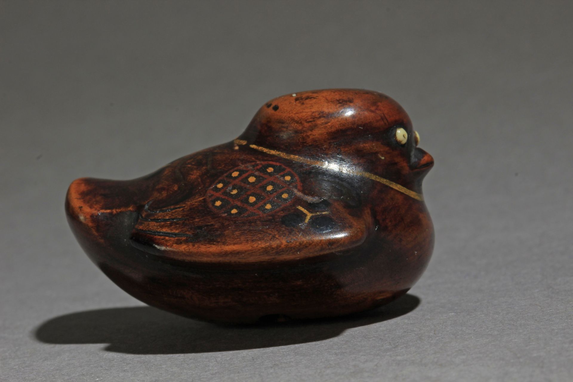 An early 19th century Japanese netsuke from Meiji period - Image 6 of 8