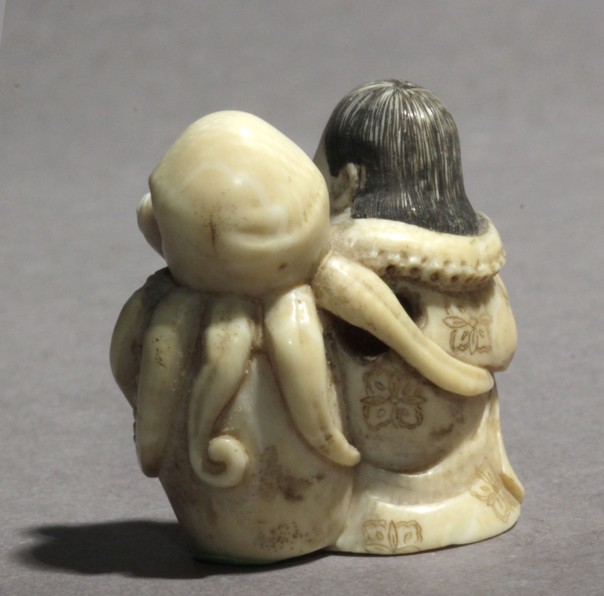 A mid 19th century Japanese netsuke from Edo period - Bild 3 aus 7