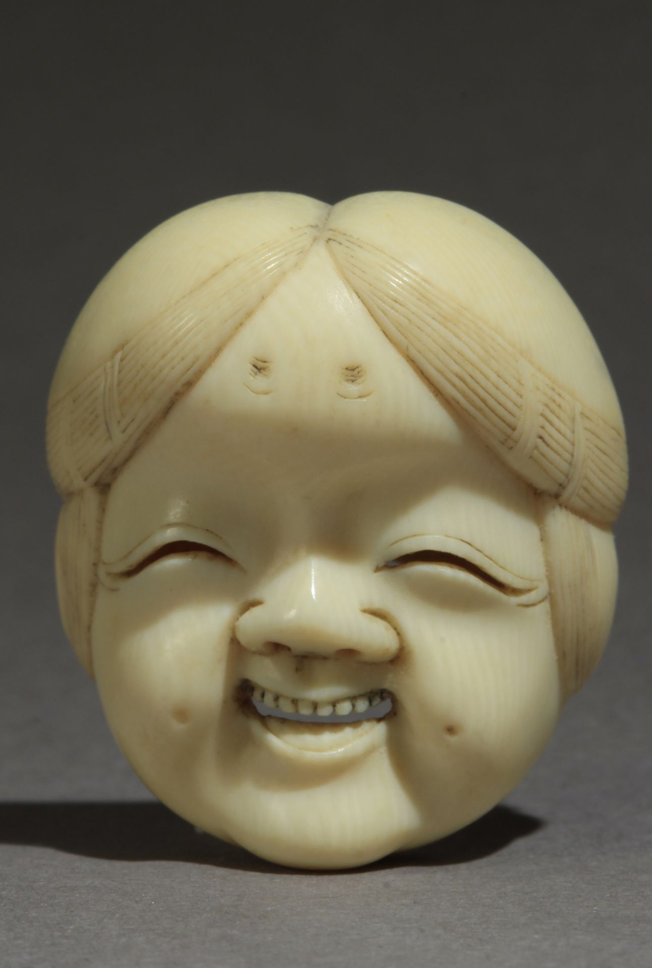 A late 19th century Japanese netsuke from Meiji period - Bild 2 aus 8