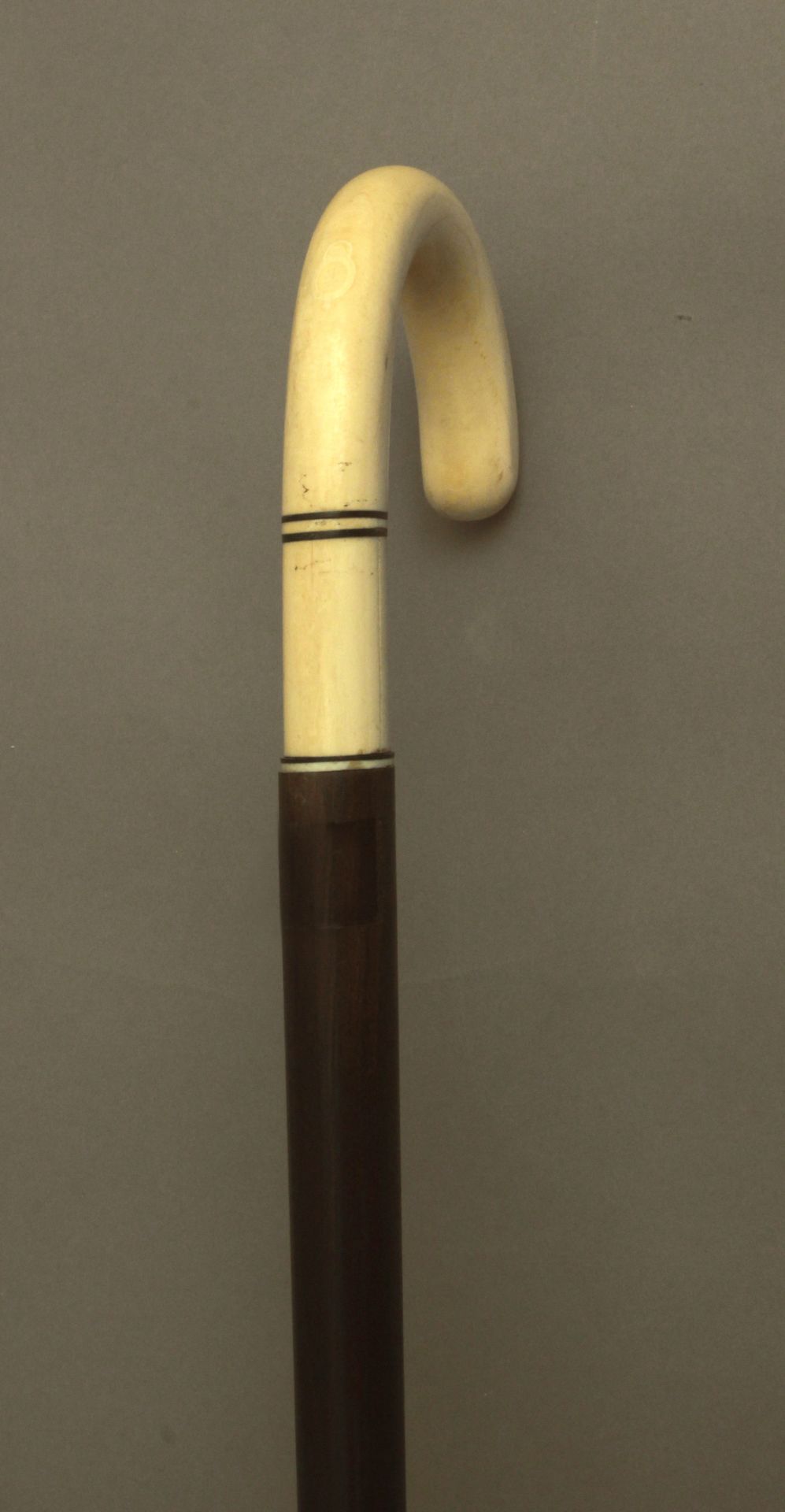 A curved walking stick circa 1900 - Image 7 of 8