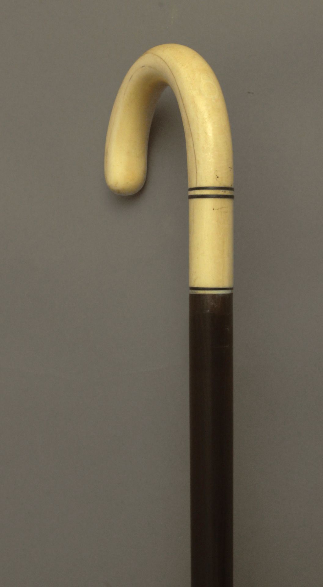 A curved walking stick circa 1900 - Image 6 of 8