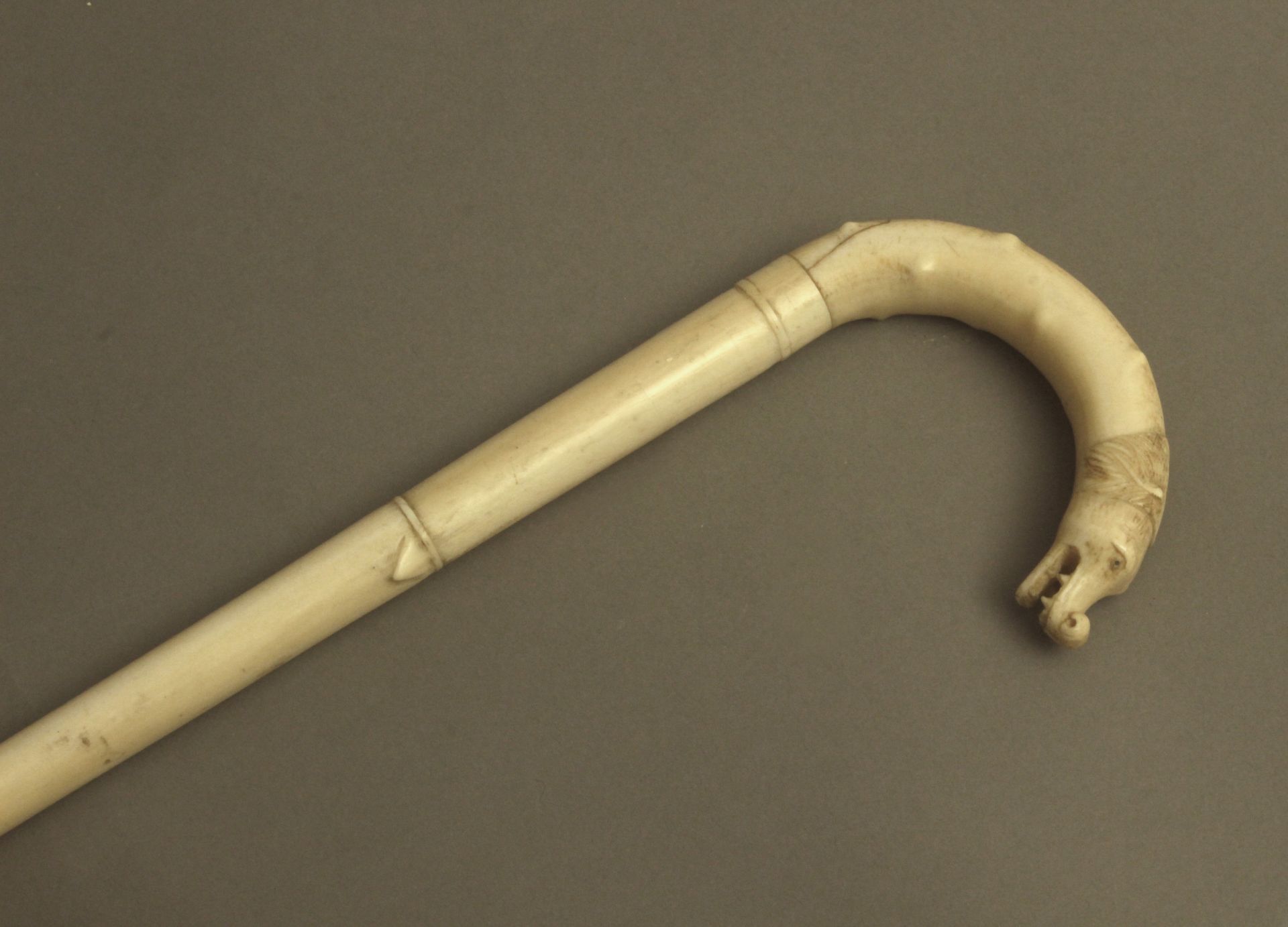 A first half of 20th century Oriental curved walking stick - Bild 3 aus 8