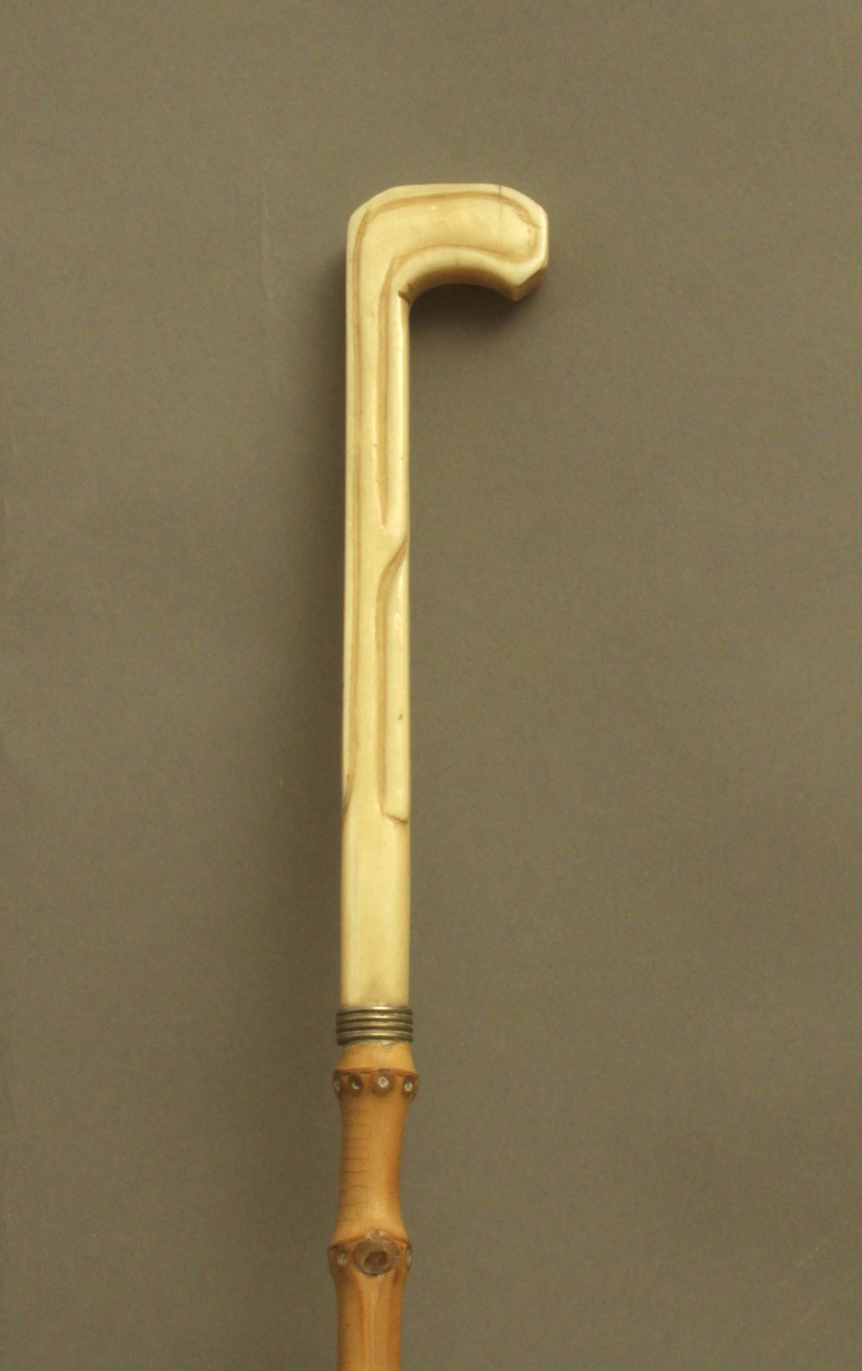 An ivory handled walking stick circa 1900 - Image 2 of 9