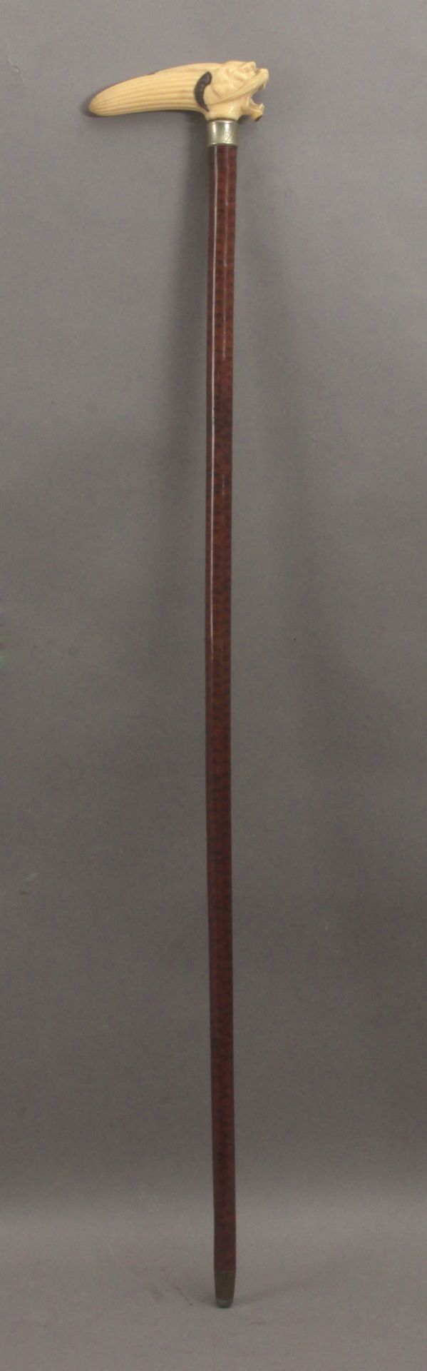 A 19th century ivory handled walking stick - Bild 4 aus 4