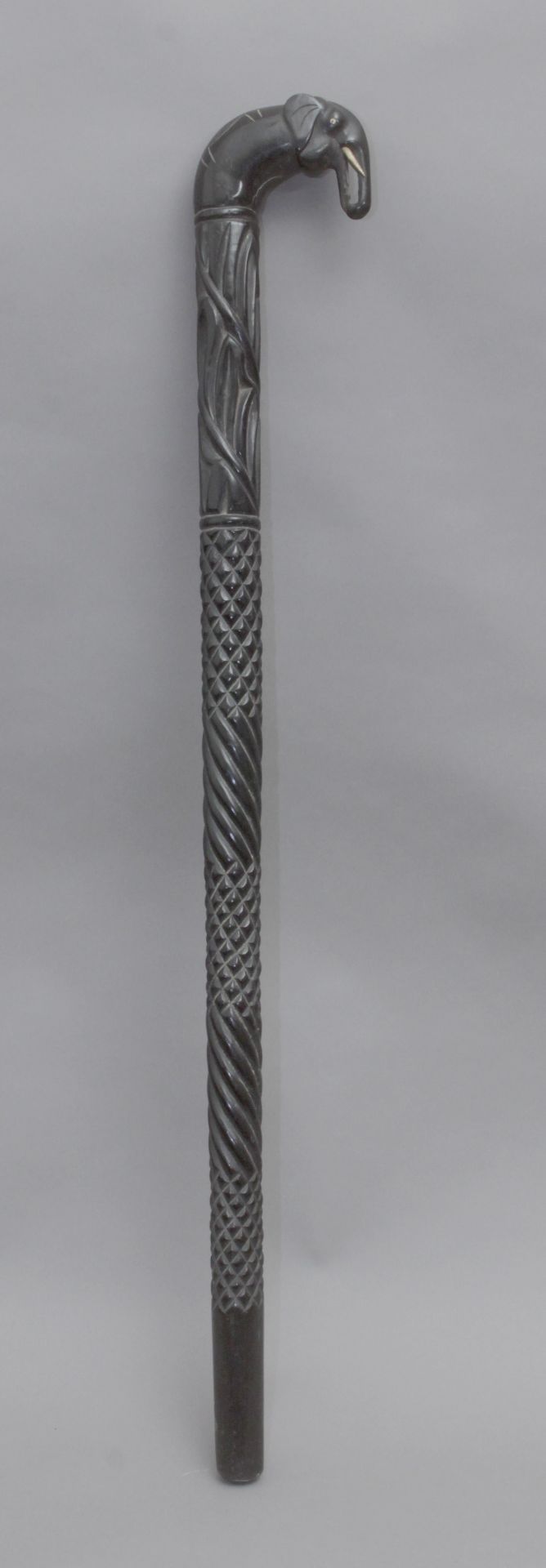 An Anglo-Indian walking cane, possibly from Ceylan, circa 1900 - Bild 2 aus 9