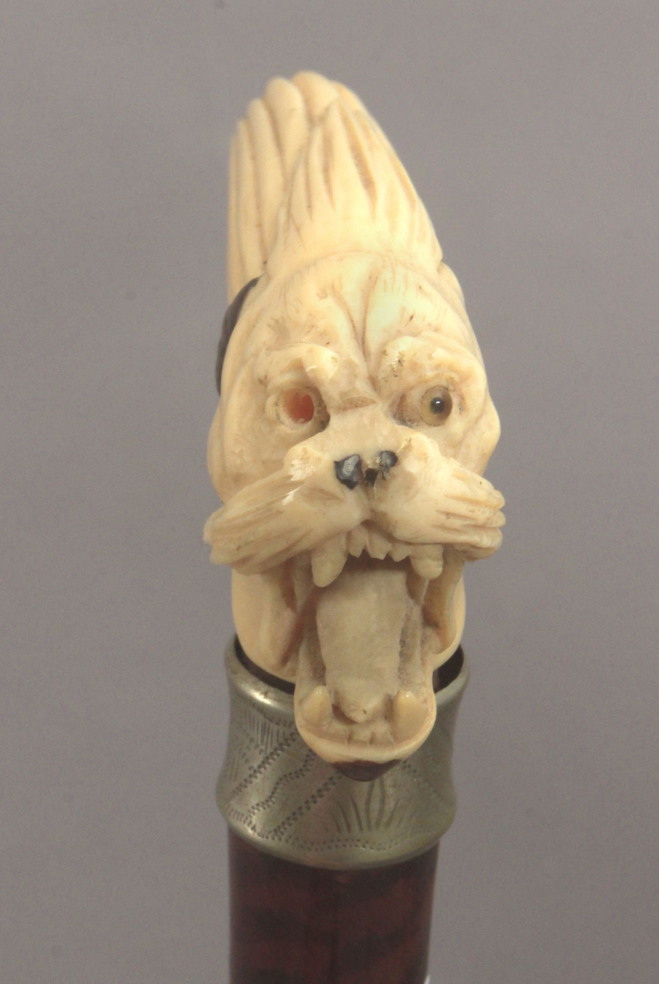 A 19th century ivory handled walking stick - Image 3 of 4