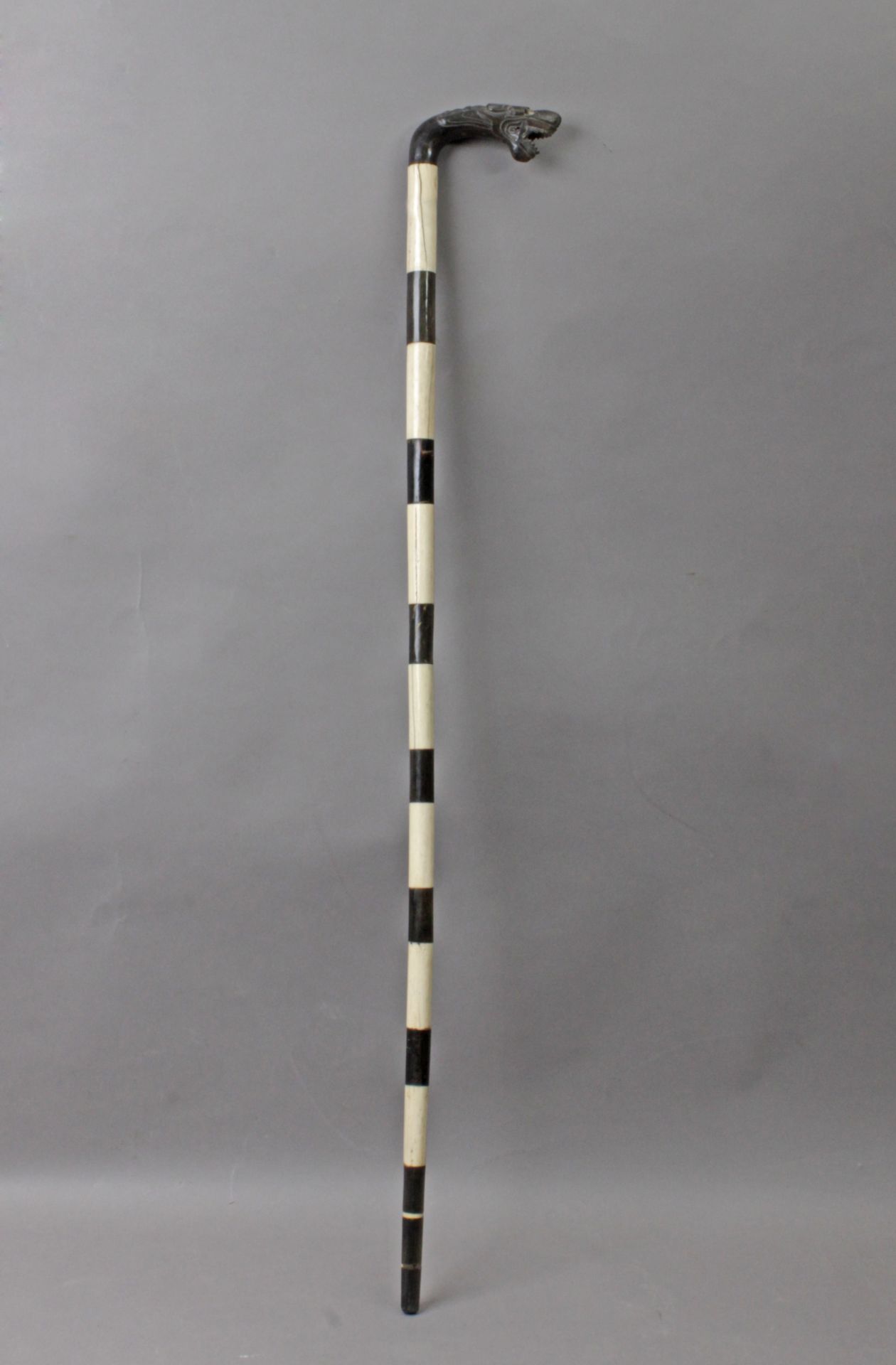 A Chinese walking stick circa 1900 - Image 4 of 5