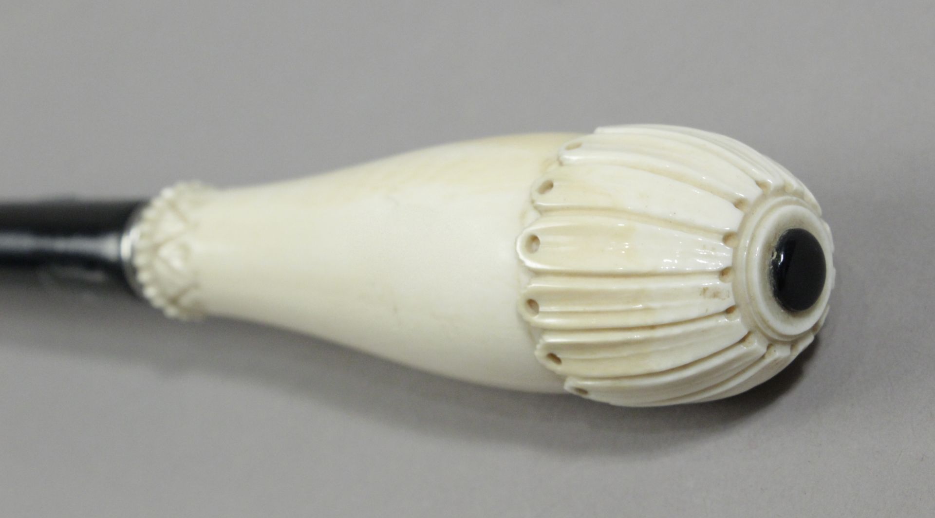 A 19th century ivory handled dress cane - Bild 3 aus 3