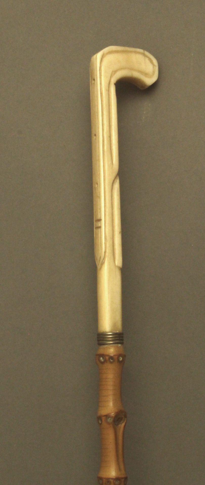 An ivory handled walking stick circa 1900 - Image 8 of 9