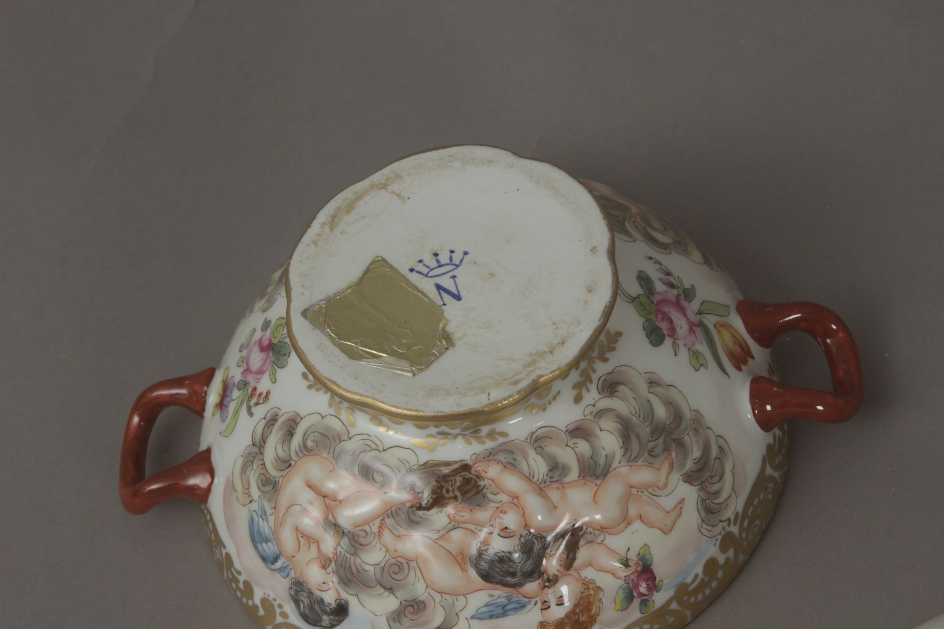 A 19th century Italian container in Capodimonte porcelain - Bild 5 aus 5