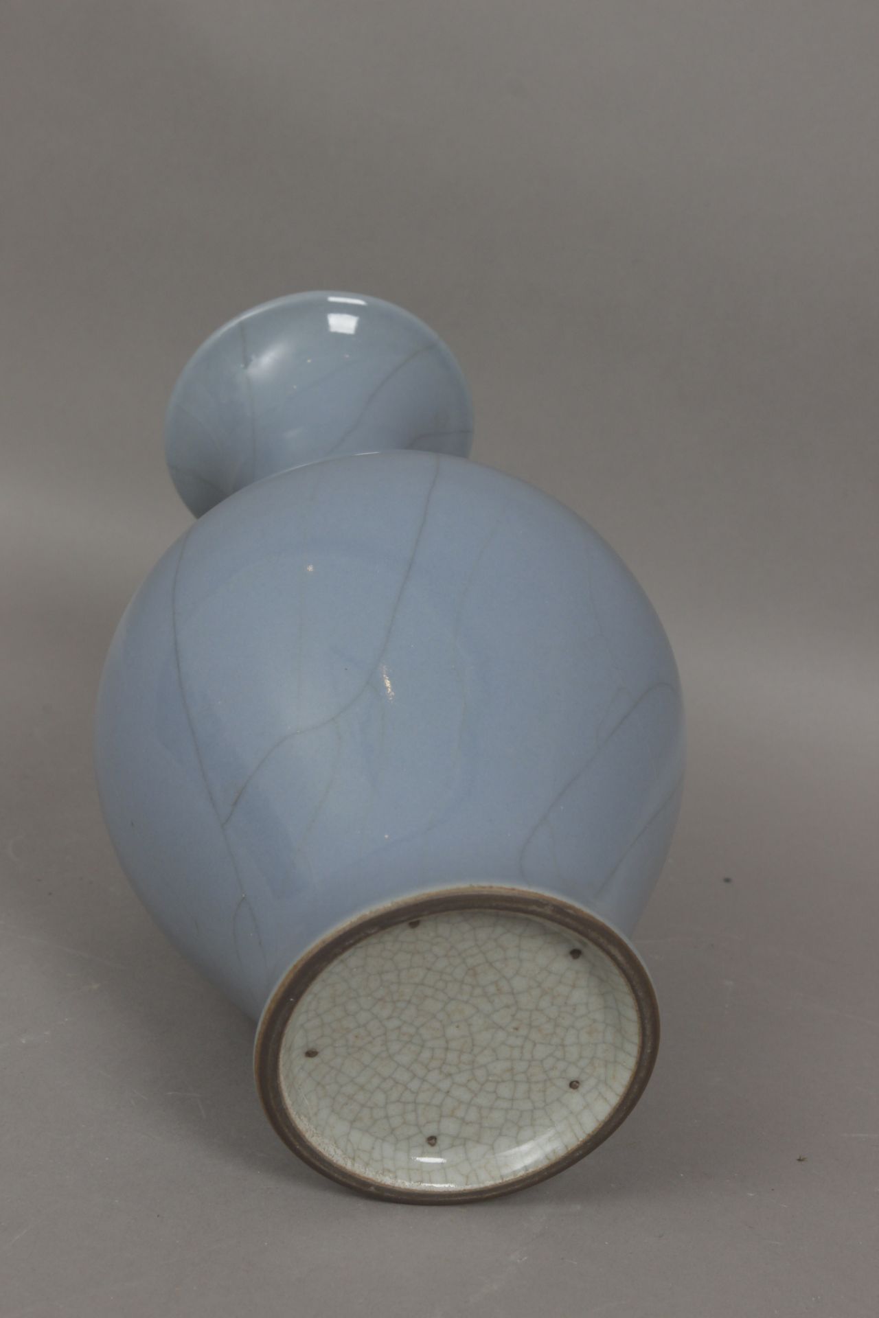 An early 20th century Chinese porcelain vase - Bild 4 aus 5